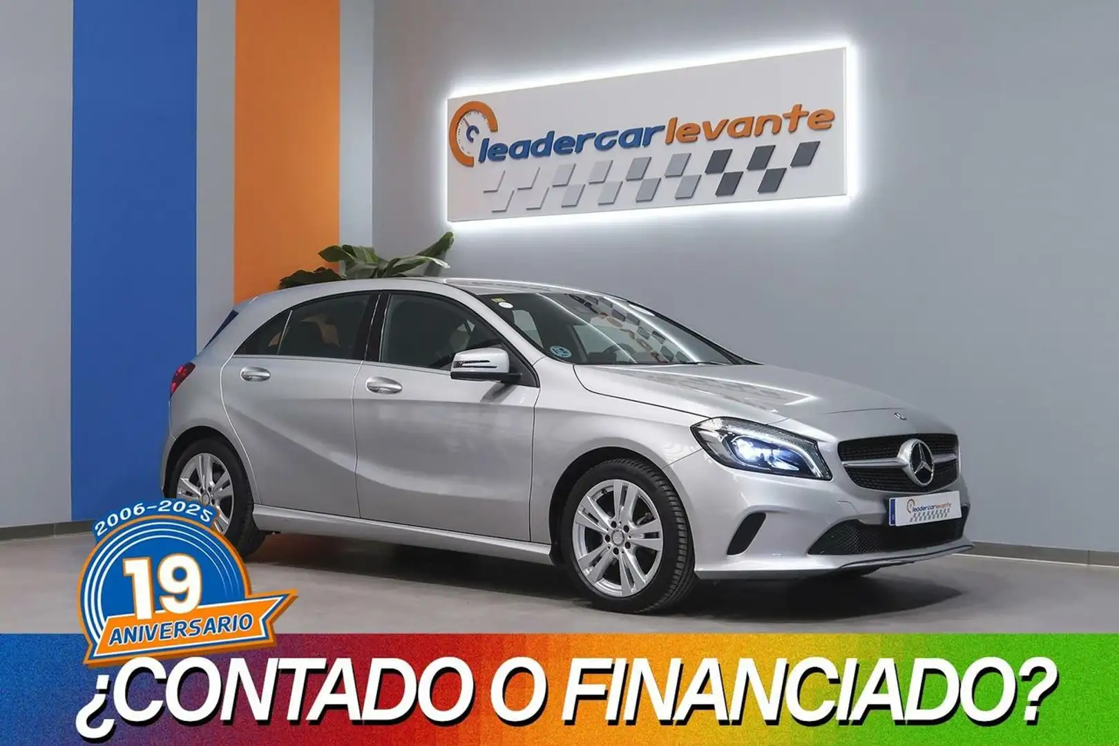 Mercedes-Benz A 200 200d Plateado - 1