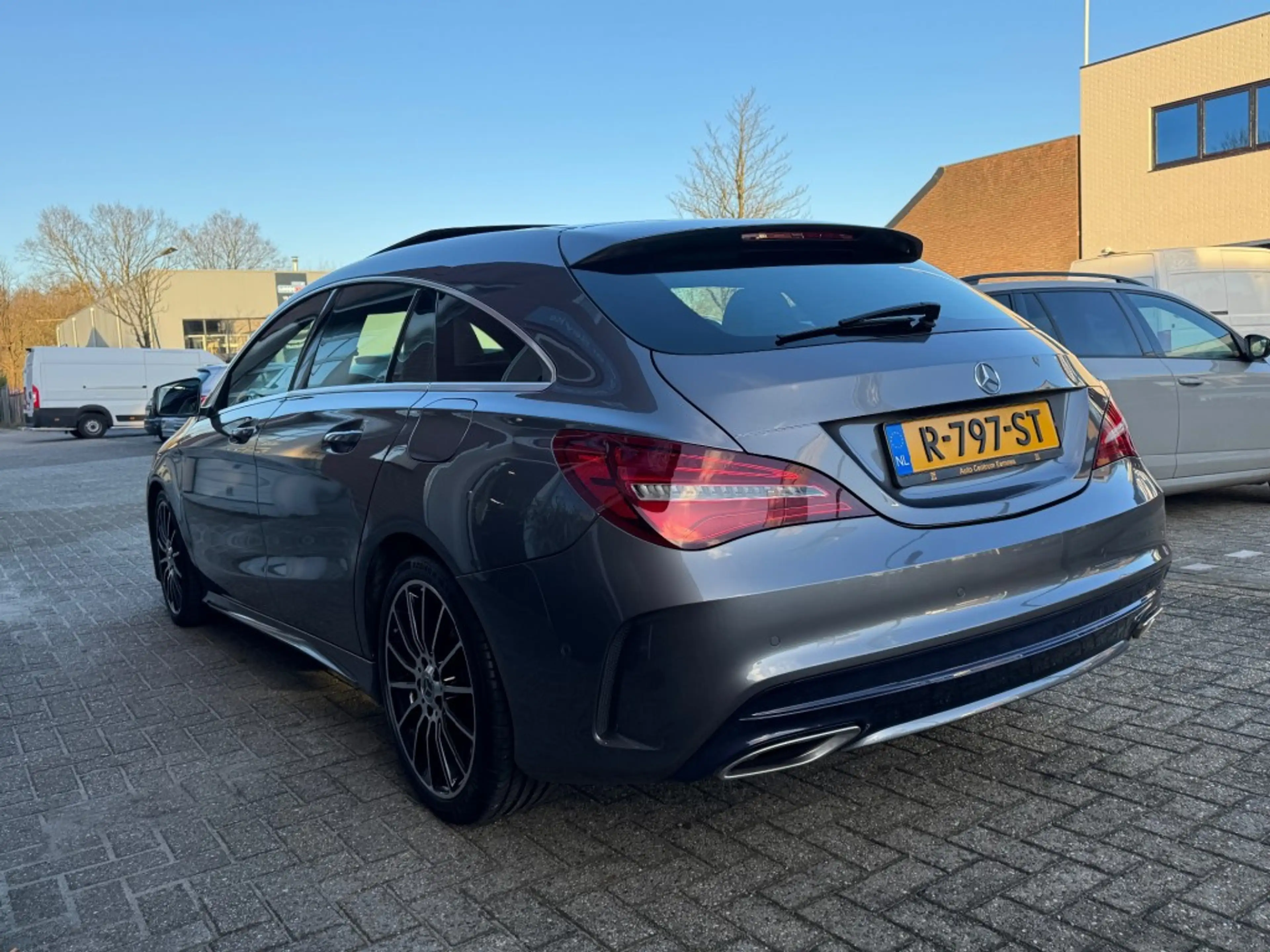 Mercedes-Benz CLA 220 Shooting Brake 4Matic Panorama — photo 7