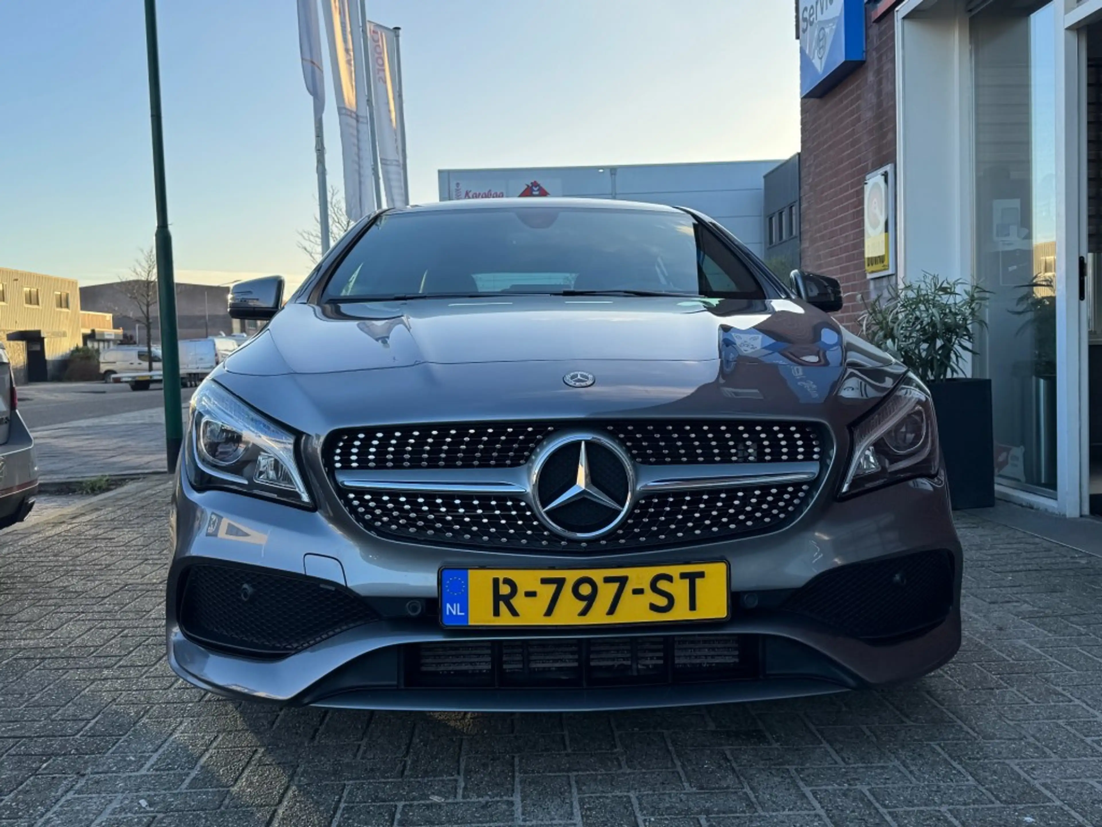 Mercedes-Benz CLA 220 Shooting Brake 4Matic Panorama — photo 3