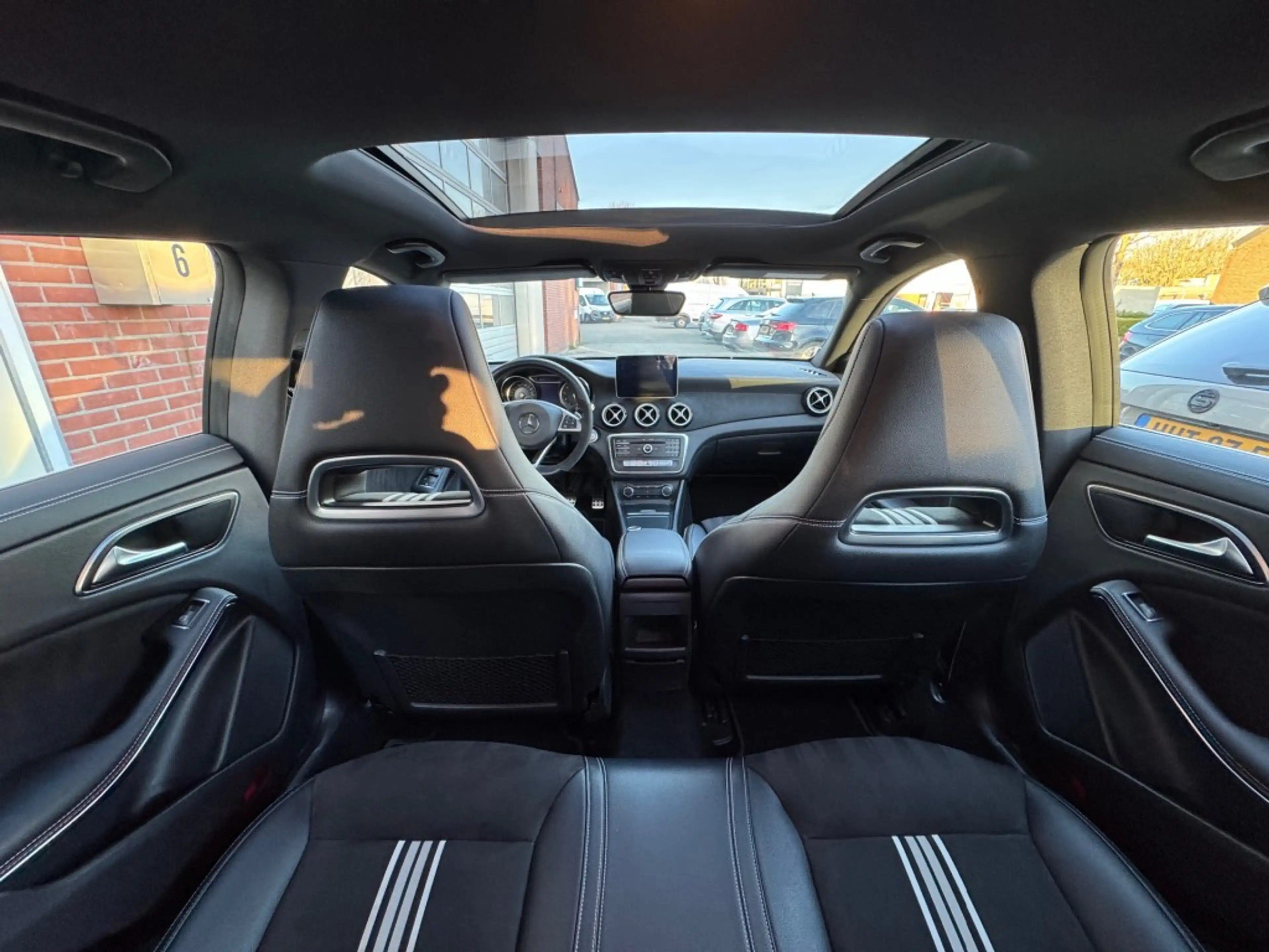 Mercedes-Benz CLA 220 Shooting Brake 4Matic Panorama — photo 19
