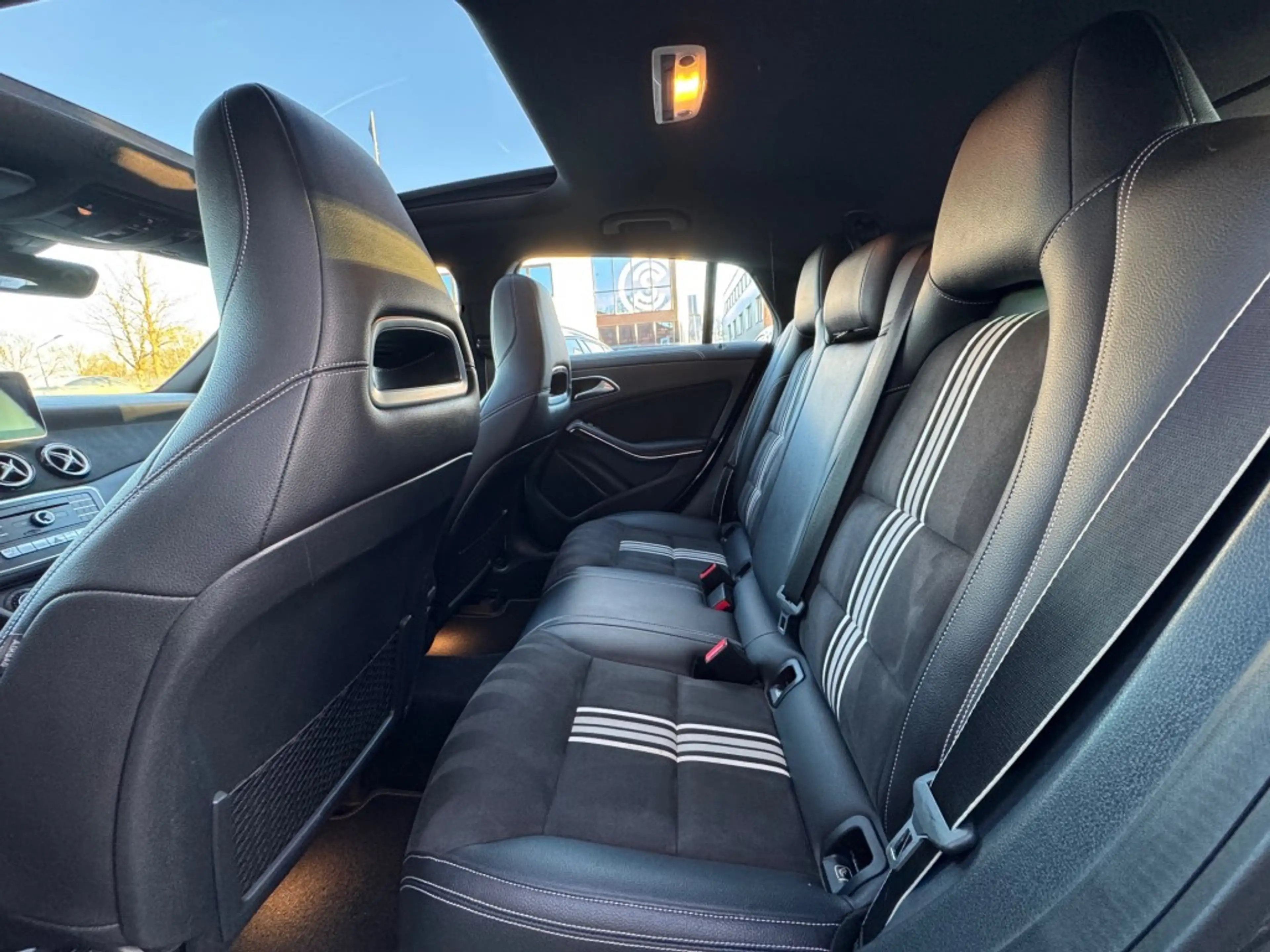 Mercedes-Benz CLA 220 Shooting Brake 4Matic Panorama — photo 16