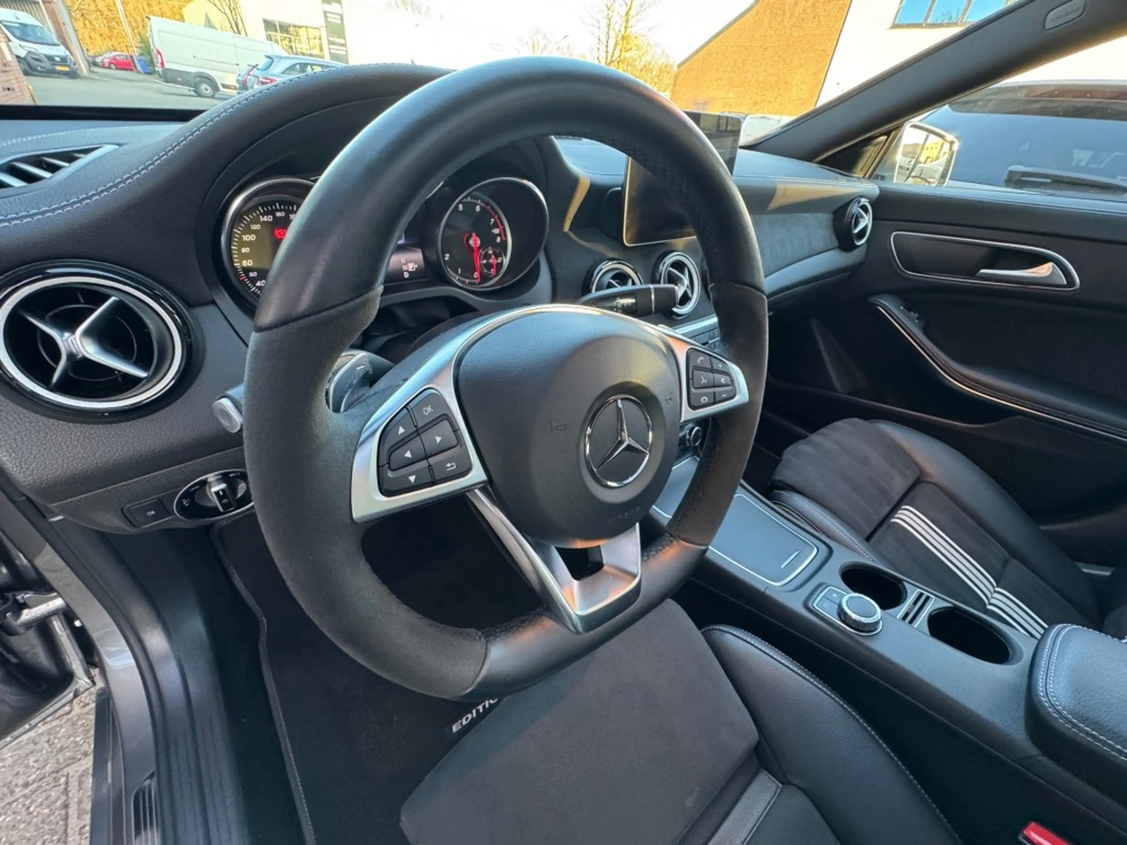 Mercedes-Benz CLA 220 Shooting Brake 4Matic Panorama — photo 15