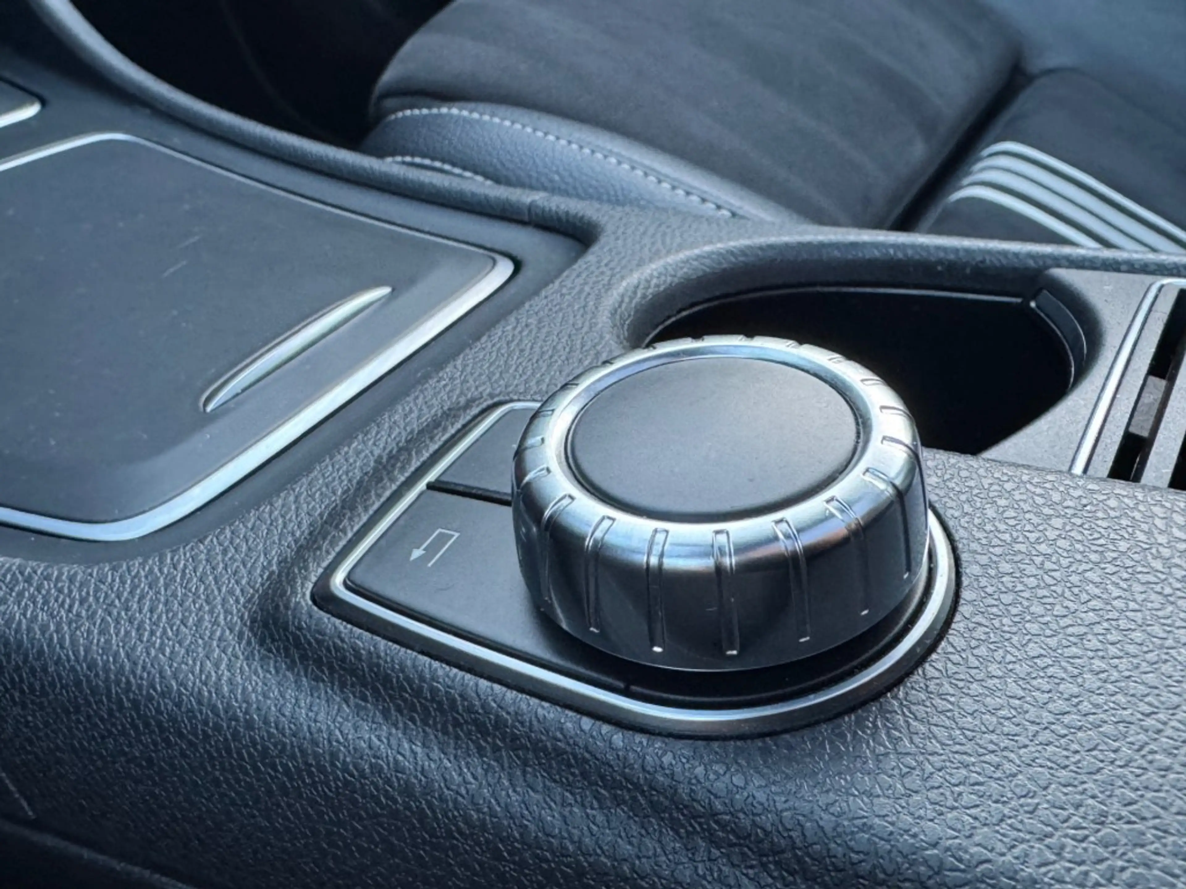 Mercedes-Benz CLA 220 Shooting Brake 4Matic Panorama — photo 39