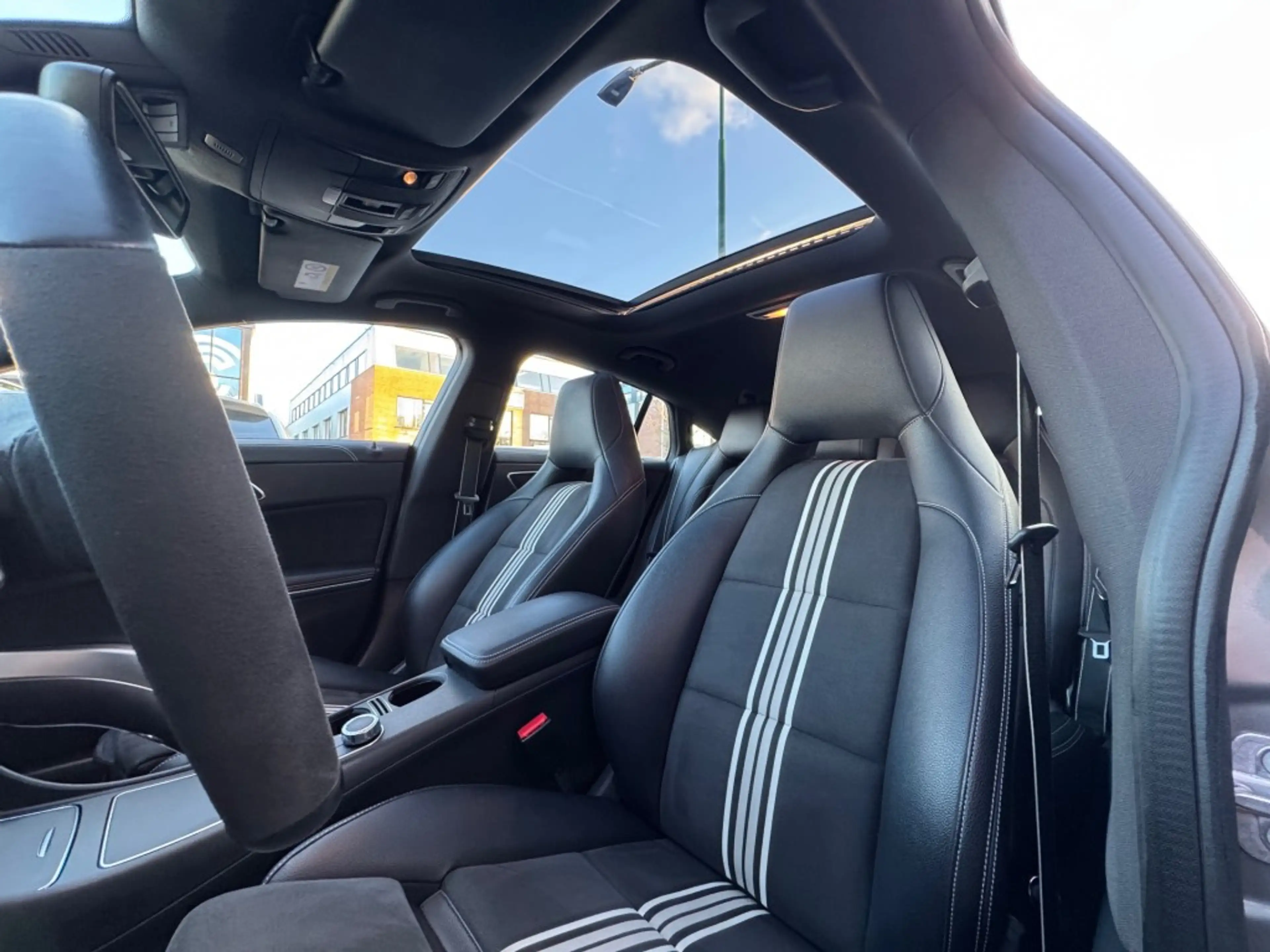 Mercedes-Benz CLA 220 Shooting Brake 4Matic Panorama — photo 14