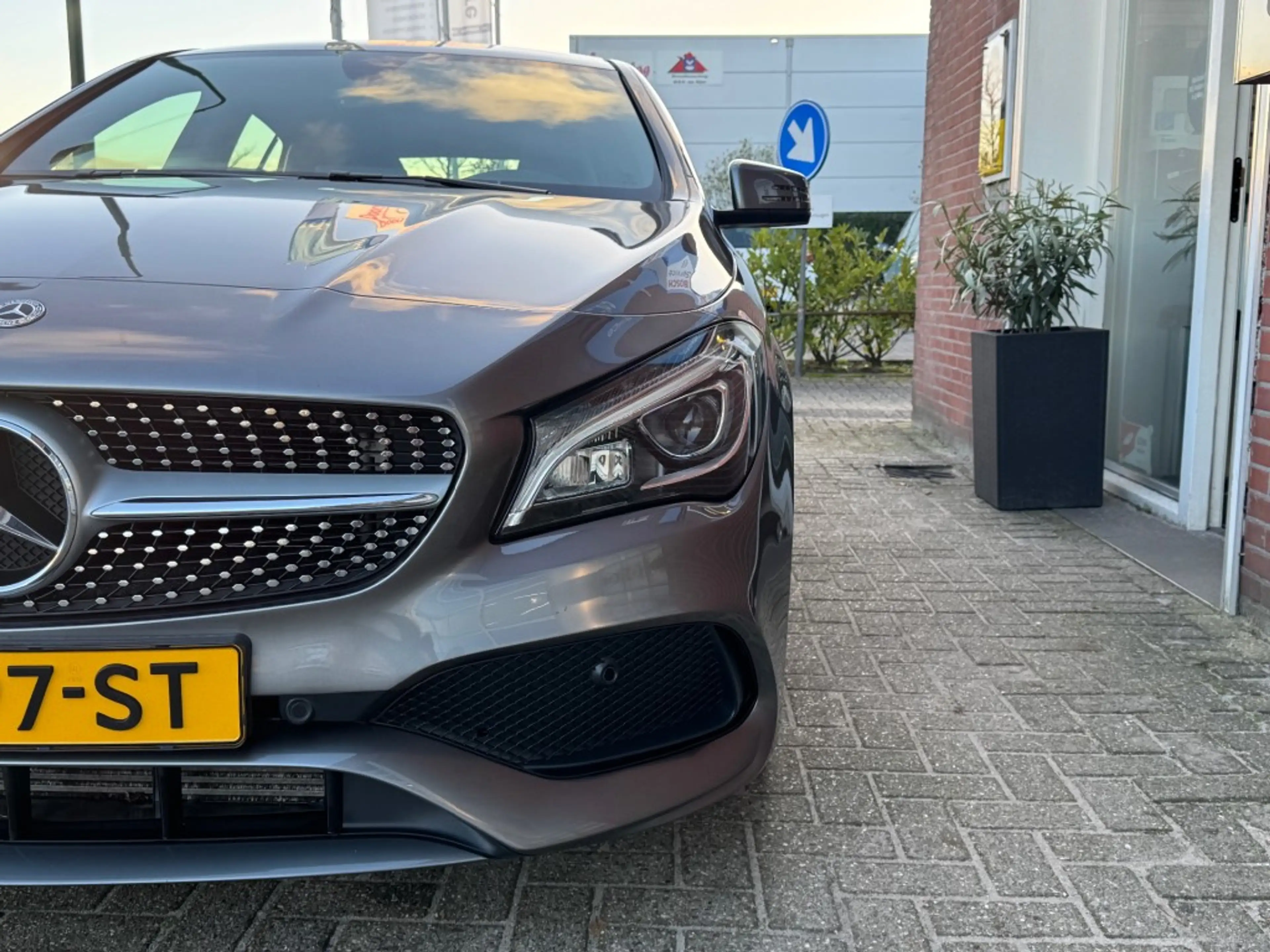Mercedes-Benz CLA 220 Shooting Brake 4Matic Panorama — photo 8