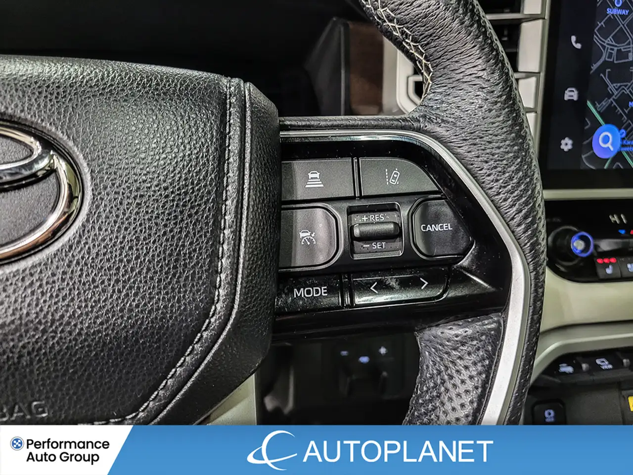 Toyota Sequoia снимка Toyota Sequoia