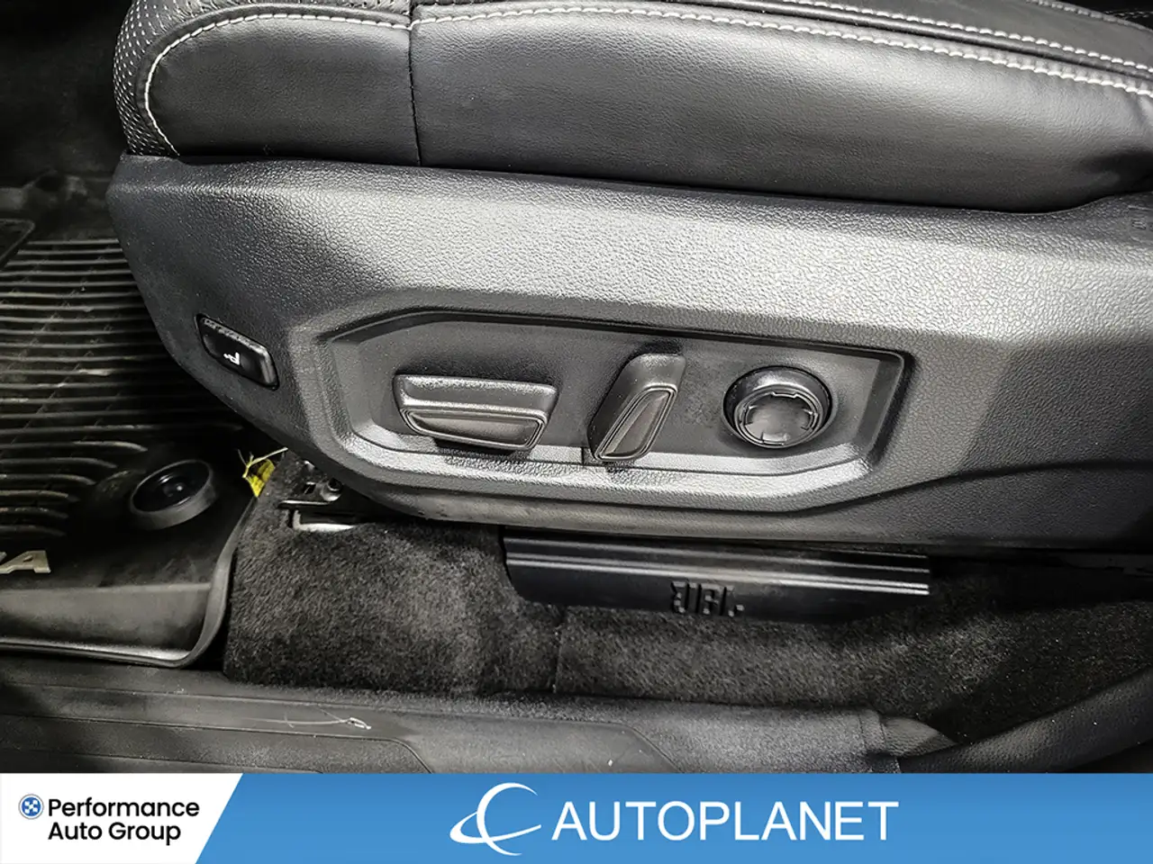 Toyota Sequoia снимка Toyota Sequoia