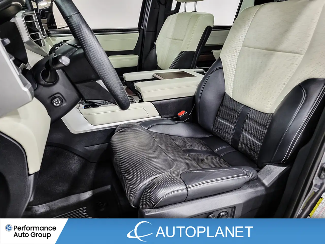 Toyota Sequoia снимка Toyota Sequoia