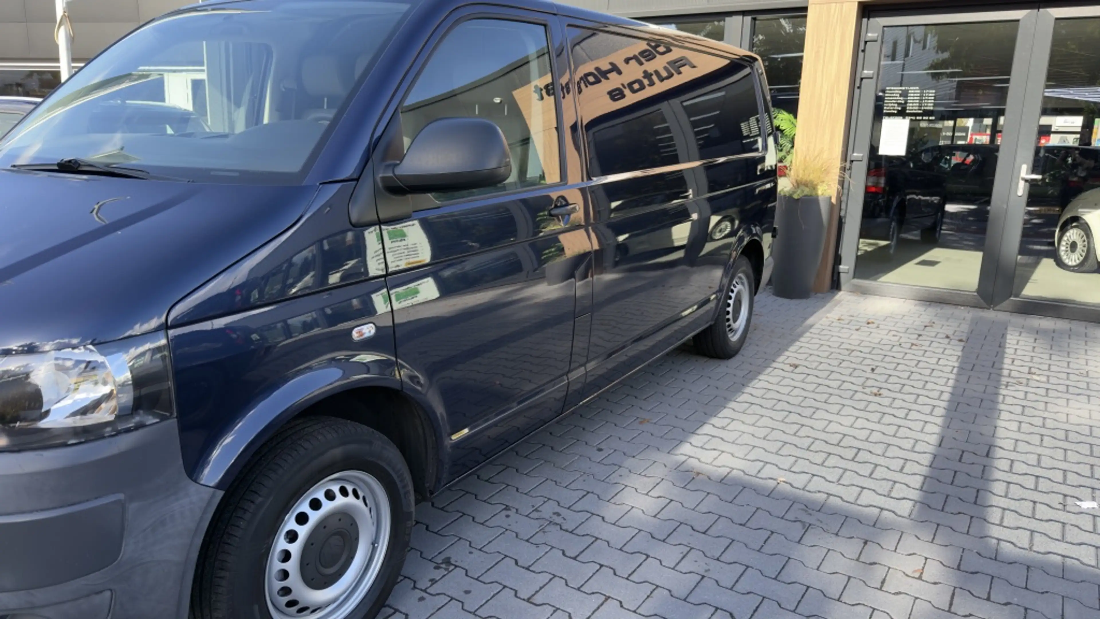 Volkswagen Transporter 2.0 TDI L2H1 — photo 5