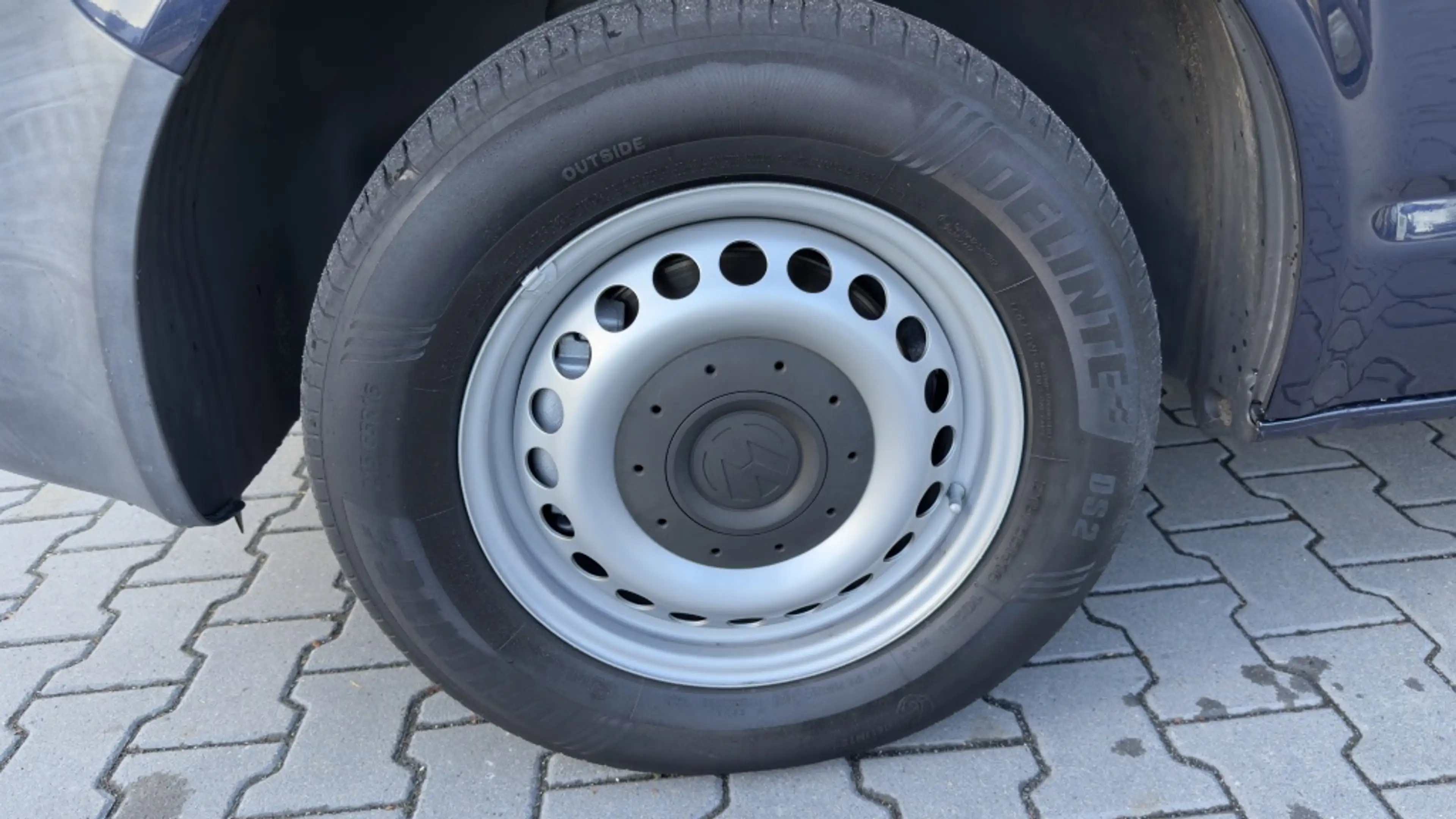 Volkswagen Transporter 2.0 TDI L2H1 — photo 7