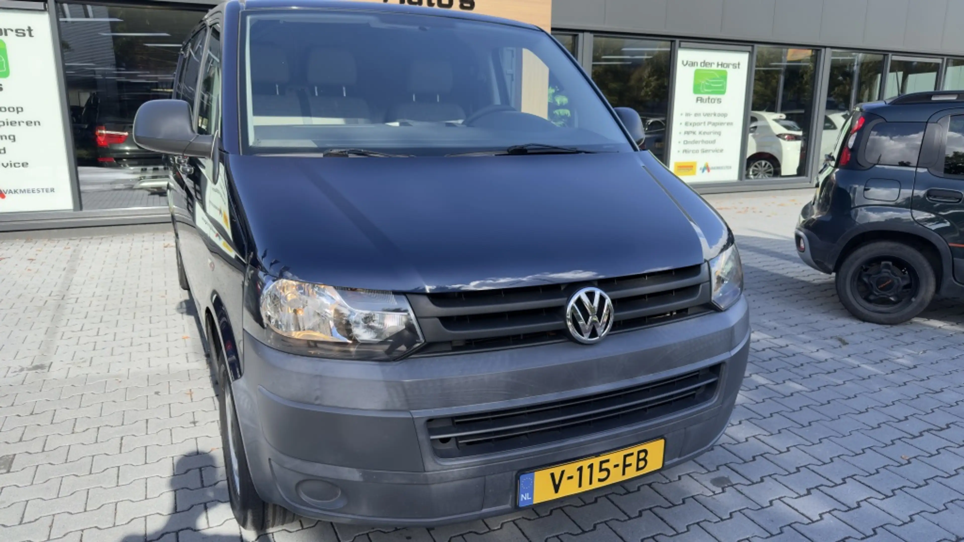 Volkswagen Transporter 2.0 TDI L2H1 — photo 2