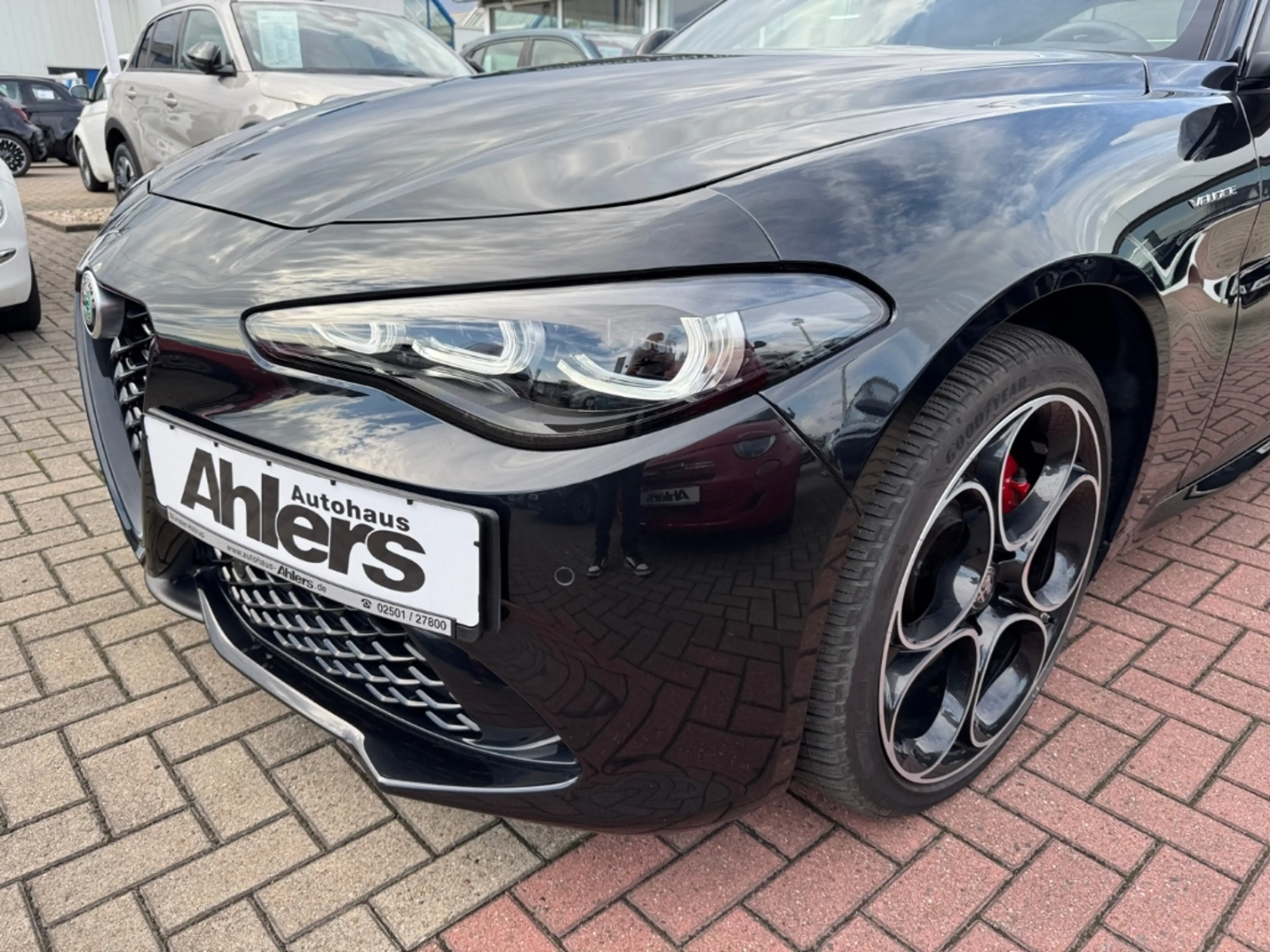 Alfa Romeo Giulia Veloce Q4+ALLWETTER+LEDER+ELSITZE+NAVI+KAMERA+SHZ+ — photo 11