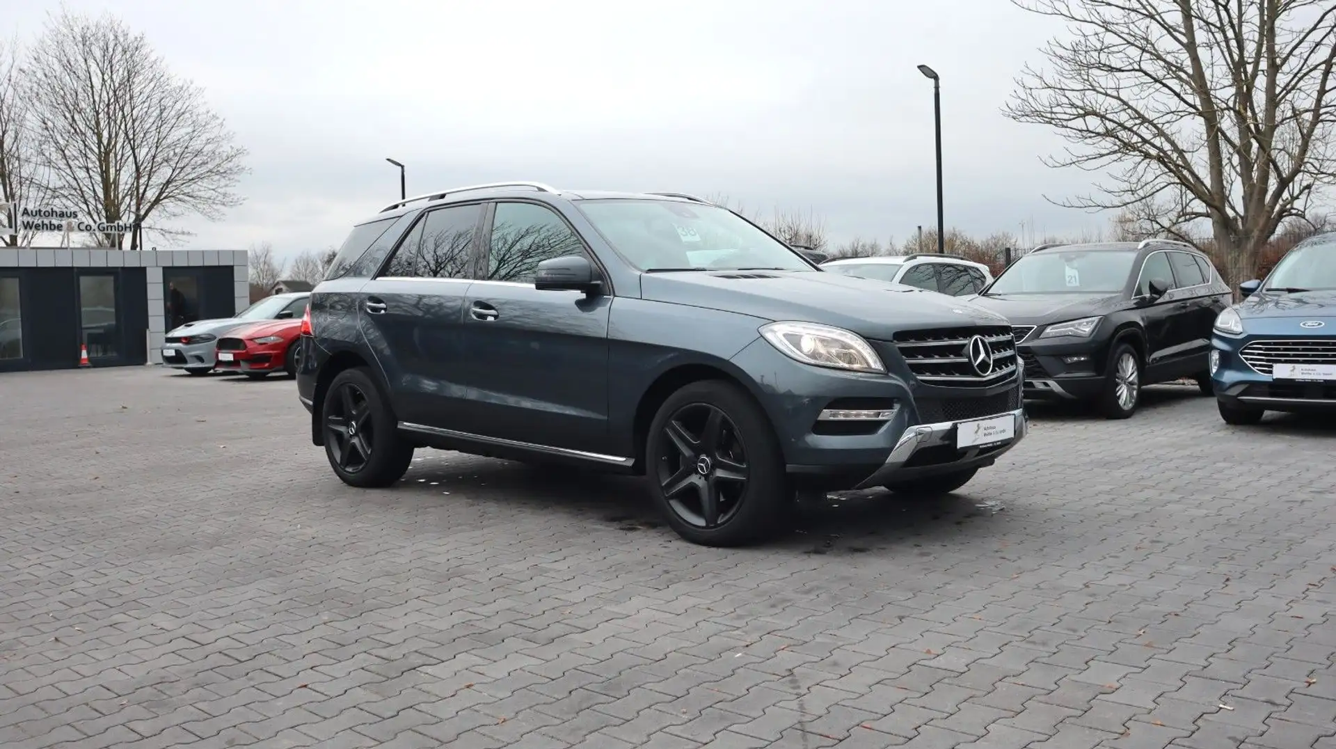 Mercedes-Benz ML 350 CDI 4Matic BT Pano Bi Xenon PDC Navi AHK Grau - 1