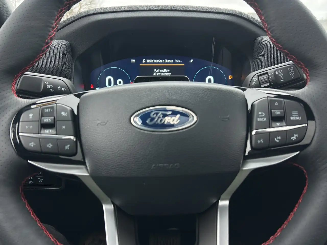 Ford Explorer снимка Ford Explorer