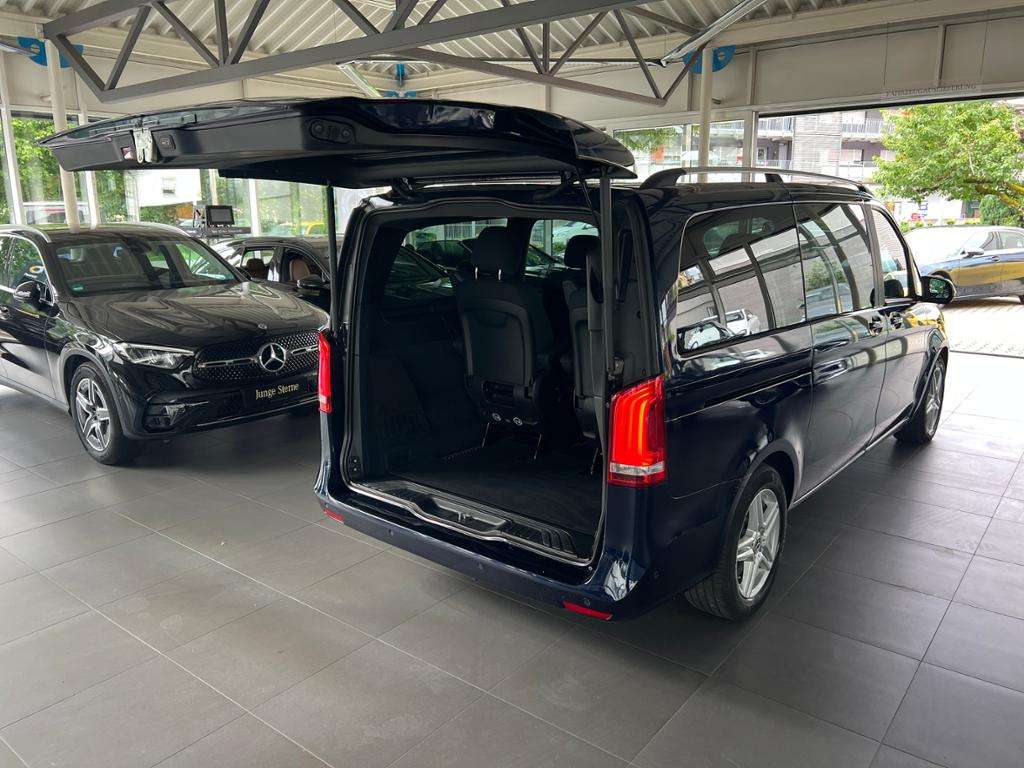 Mercedes-Benz V 220