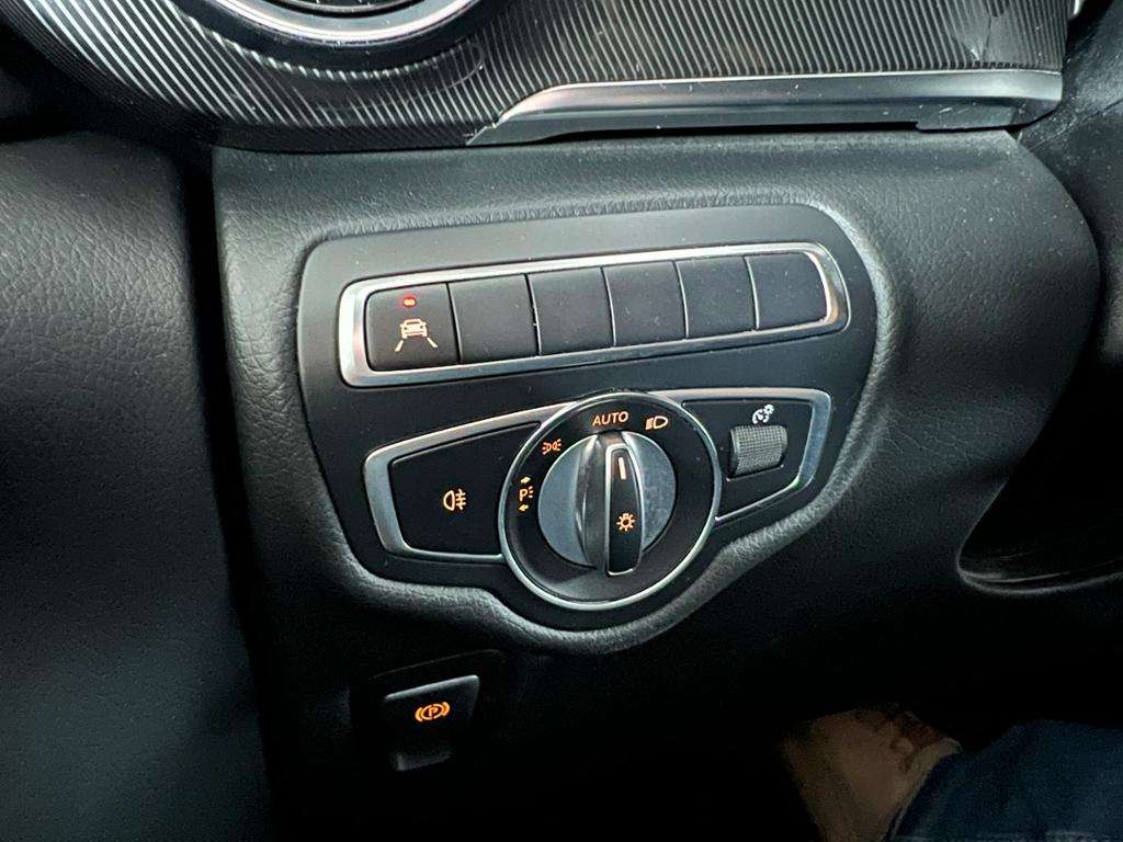 Mercedes-Benz V 220