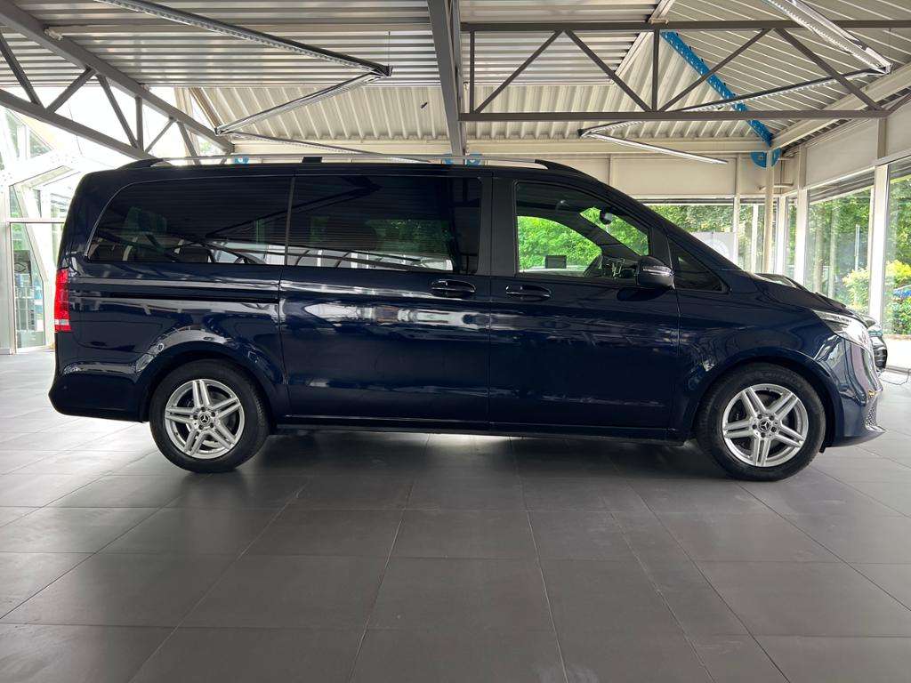 Mercedes-Benz V 220