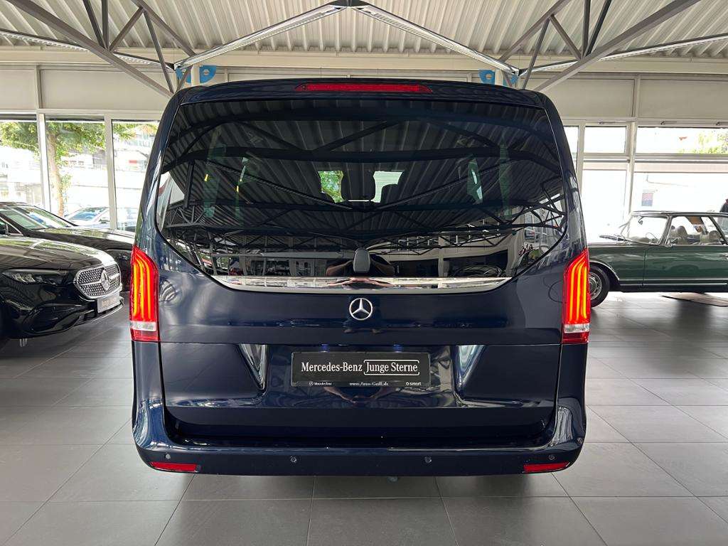 Mercedes-Benz V 220