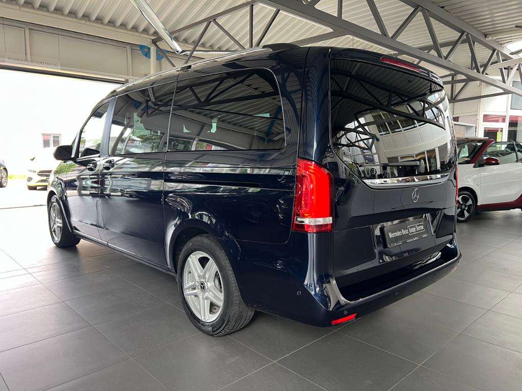 Mercedes-Benz V 220