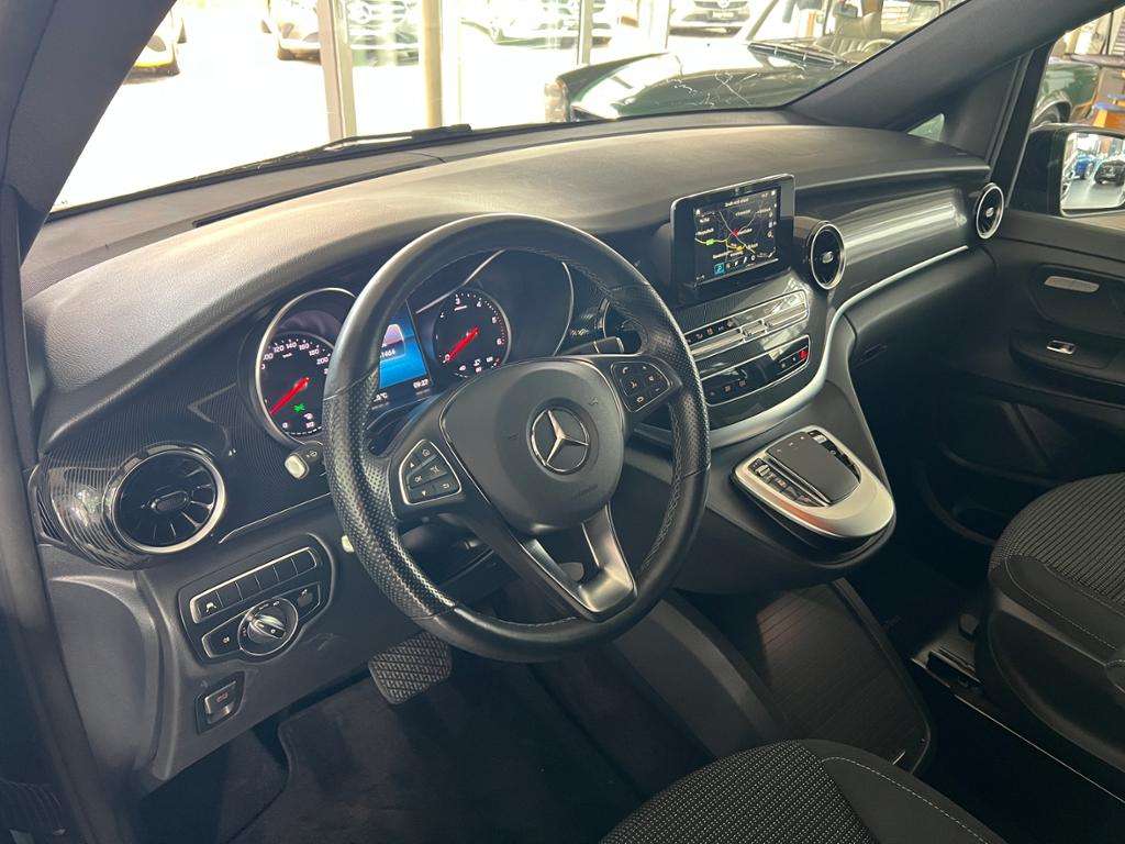 Mercedes-Benz V 220