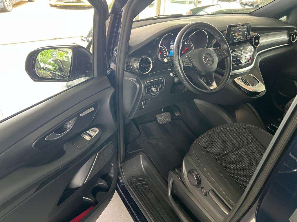 Mercedes-Benz V 220
