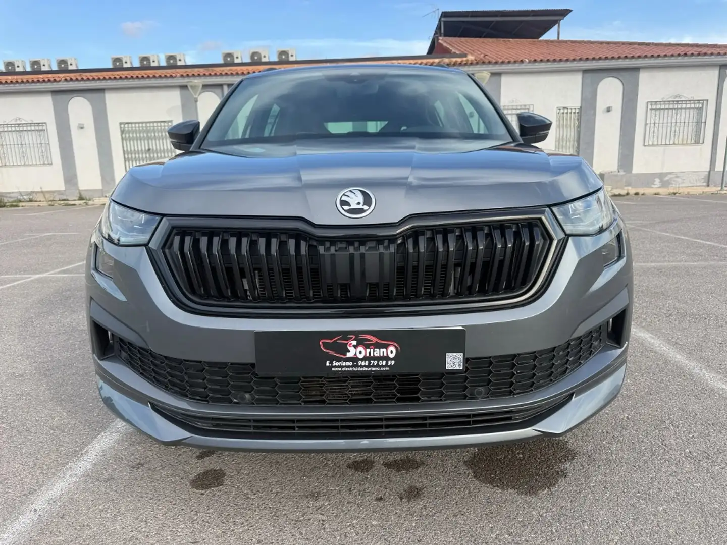 Skoda Kodiaq 2.0TDI AB tech Sportline 4x2 DSG 110kW Gris - 1
