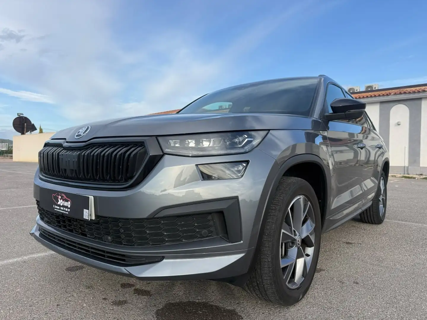 Skoda Kodiaq 2.0TDI AB tech Sportline 4x2 DSG 110kW Gris - 2
