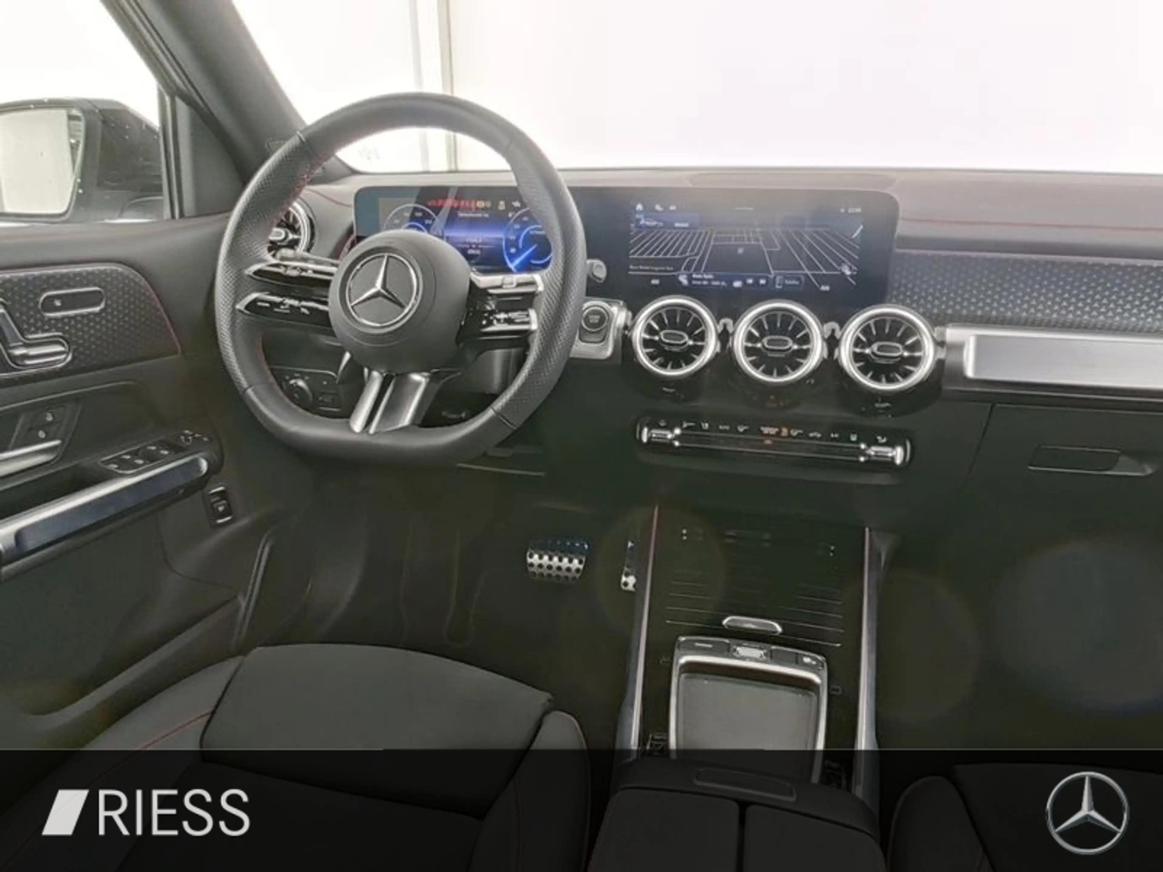 Mercedes-Benz EQB 350 4MATIC AMG Sport Night Distr Pano AHK 20" — photo 6