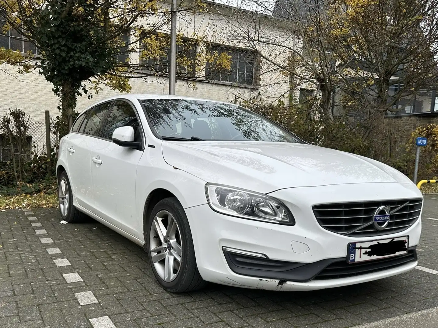 Volvo V60 D6 Twin Engine Geartronic Euro 6 - 1