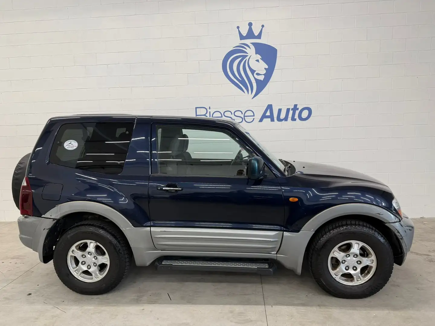 Mitsubishi Pajero Pajero 3p 3.2 tdi 16v di-d GLS-2 Blu/Azzurro - 2