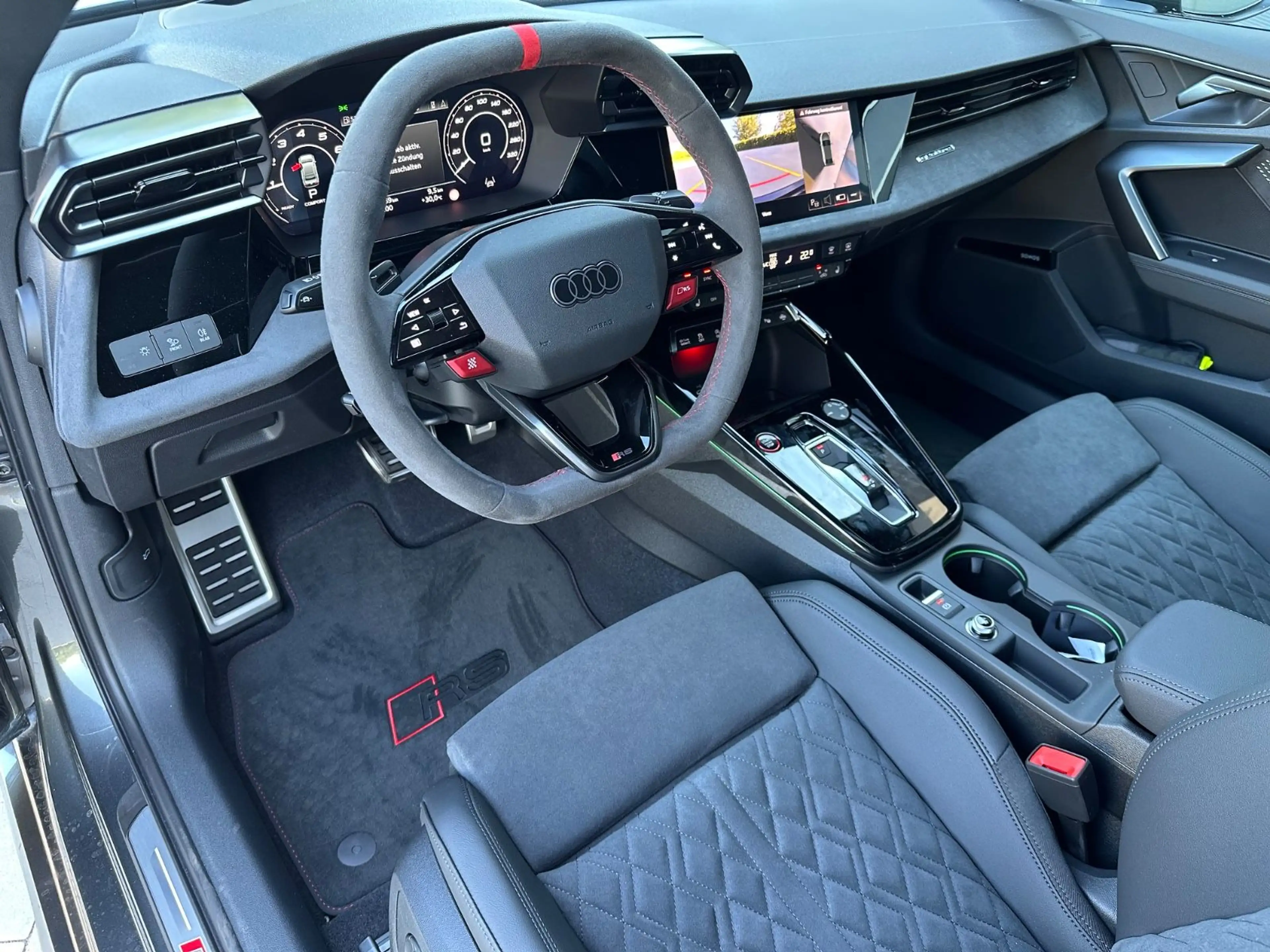 Audi RS3 Limousine MASSAGE/SPORTABGAS/PANO/360°/SONOS — photo 8