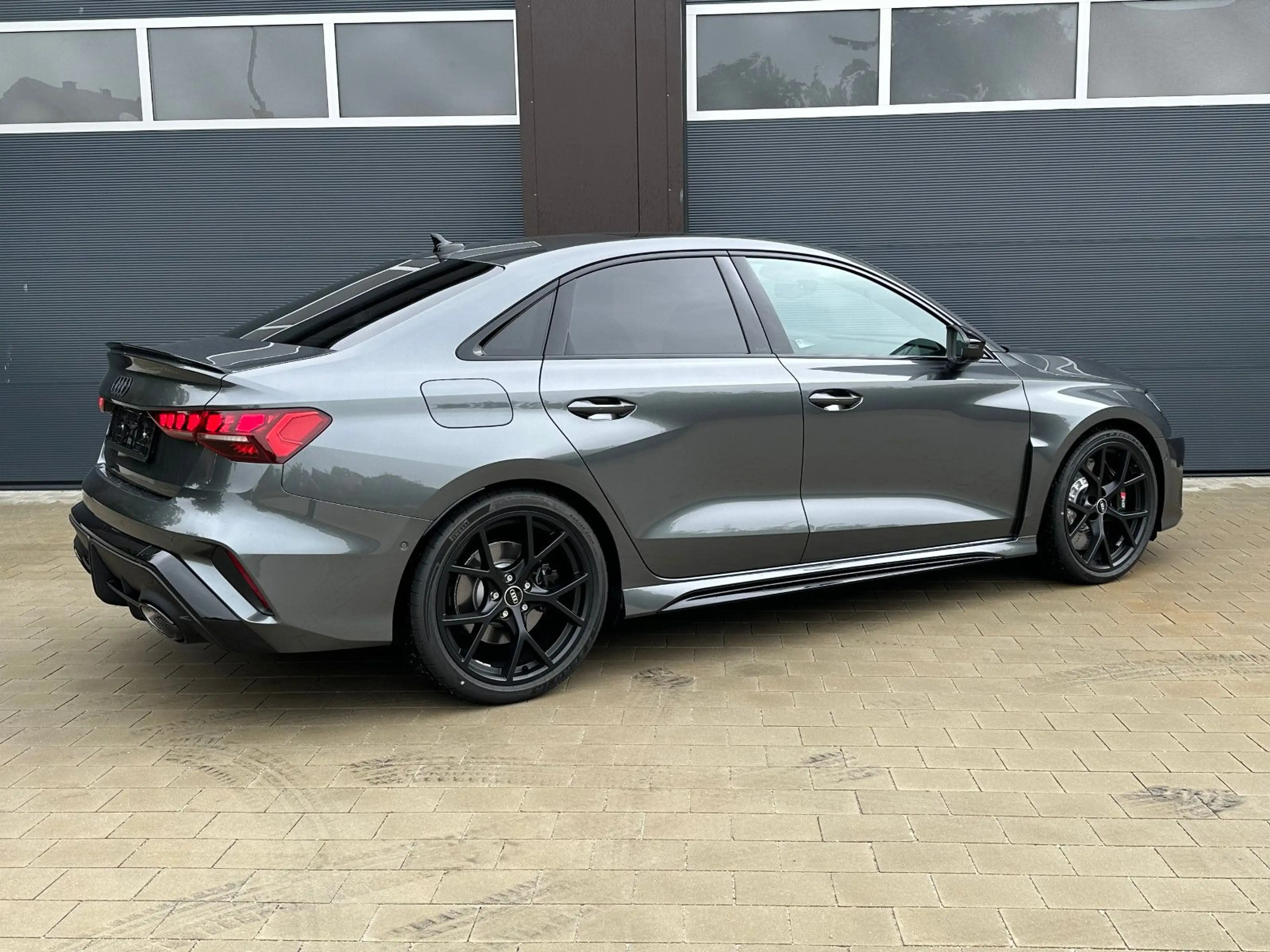 Audi RS3 Limousine MASSAGE/SPORTABGAS/PANO/360°/SONOS — photo 7
