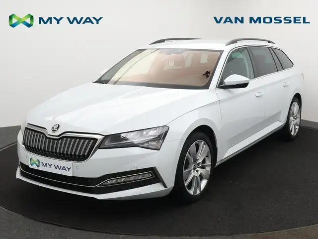 Skoda Superb Superb Combi PHEV 1.4TSI iV 156PK *AUTOMAAT*TREKHAAK*CAMERA*NAVI*VIRTUAL COCKPIT*...*