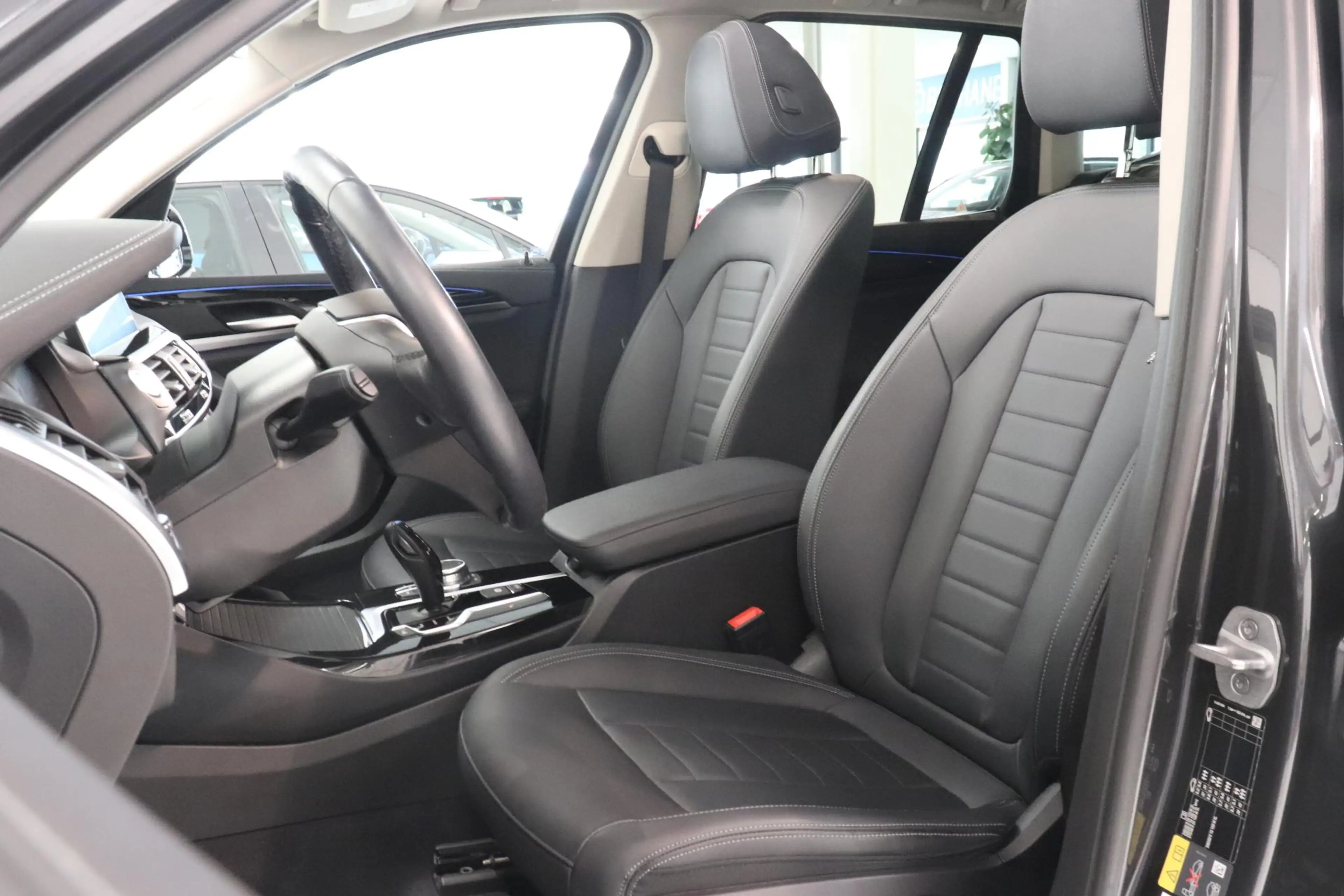 BMW iX3 Executive 80 kWh | M-Pakket | Panoramadak | SoH 98 — photo 8