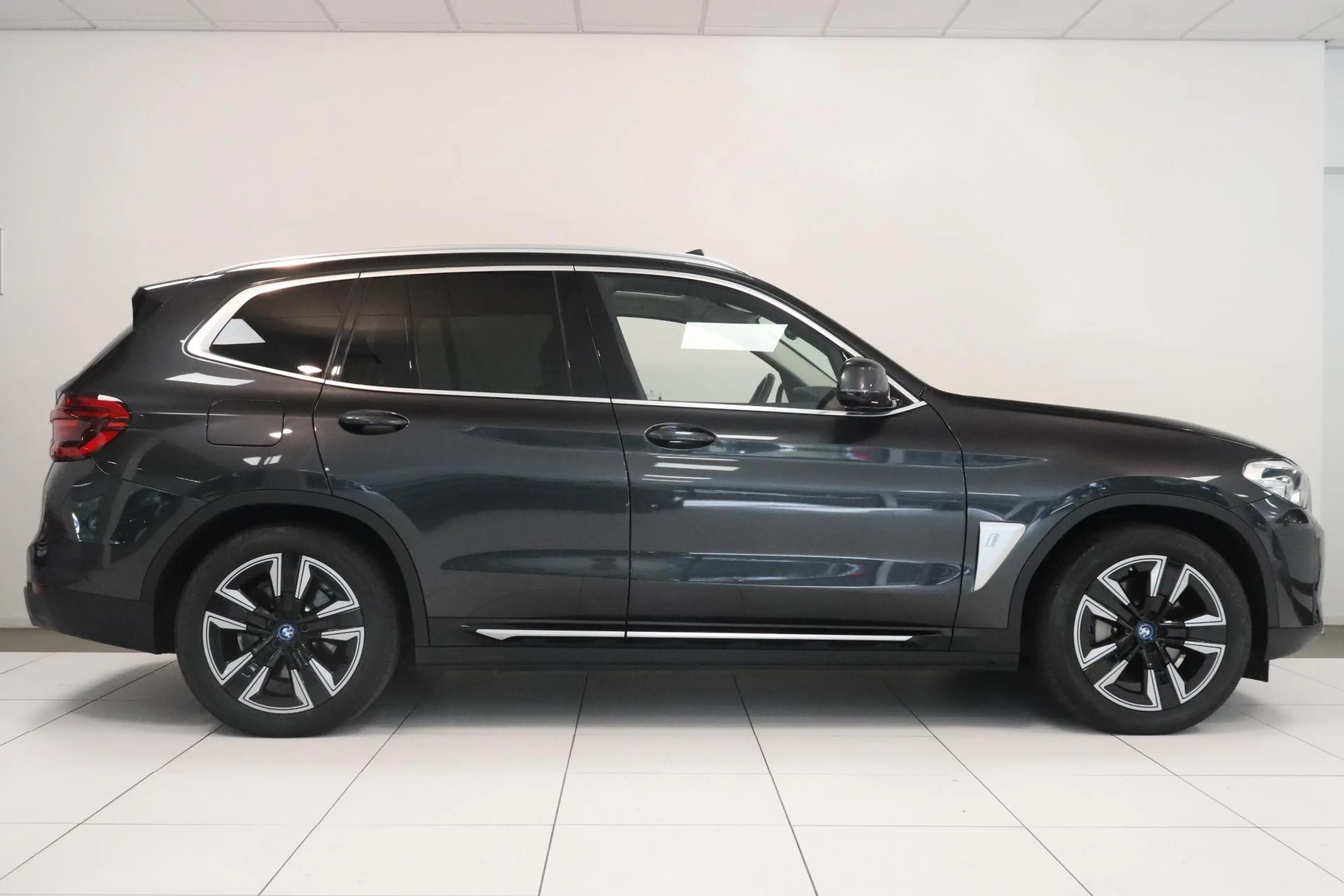 BMW iX3 Executive 80 kWh | M-Pakket | Panoramadak | SoH 98 — photo 21
