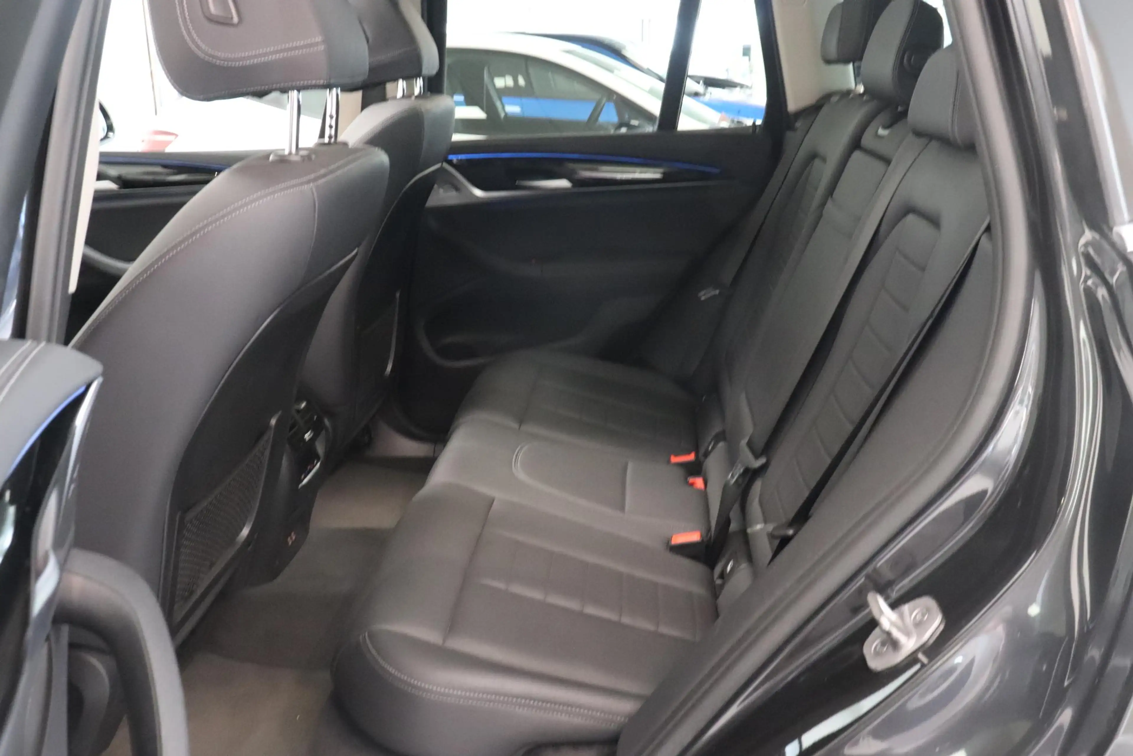 BMW iX3 Executive 80 kWh | M-Pakket | Panoramadak | SoH 98 — photo 9