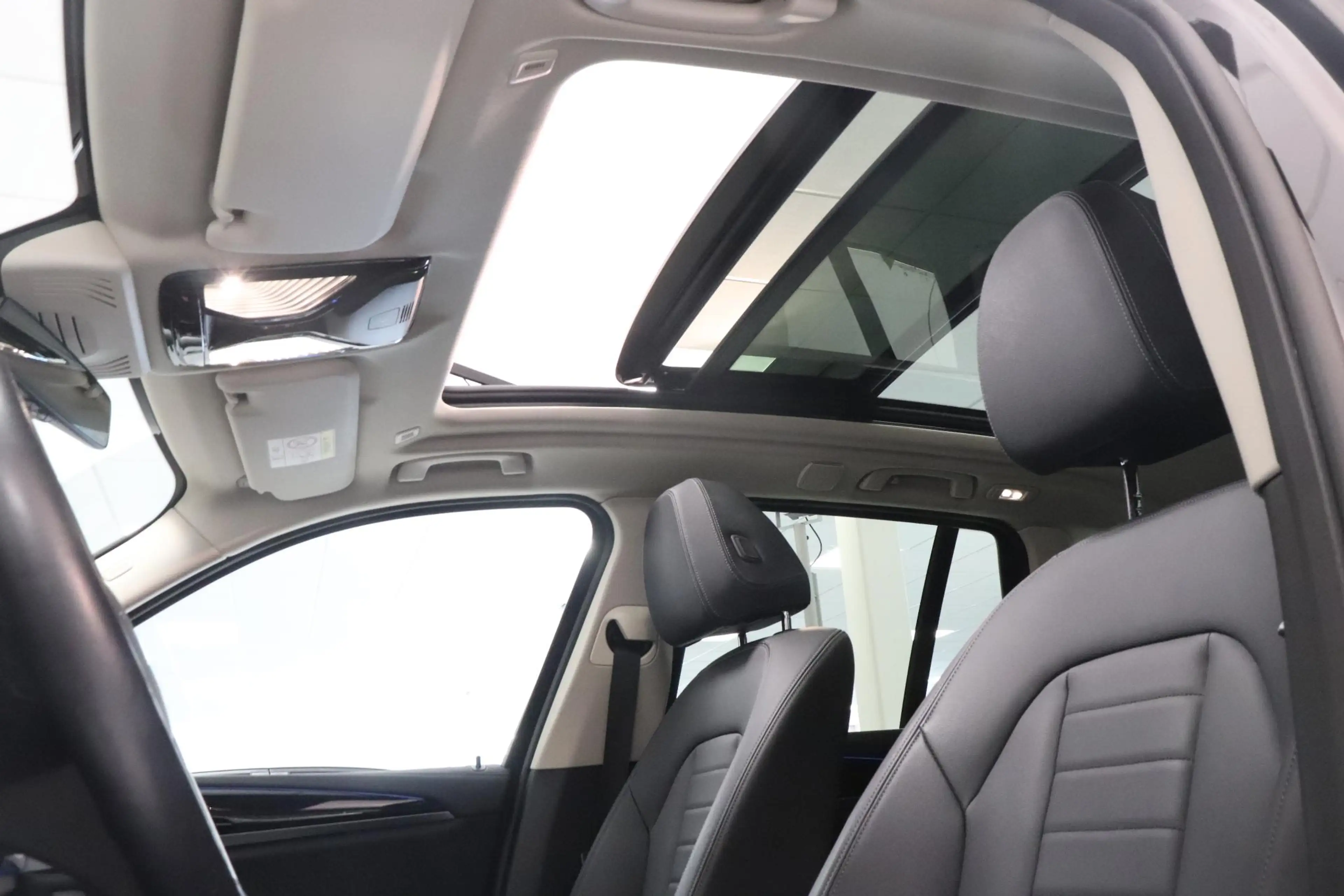 BMW iX3 Executive 80 kWh | M-Pakket | Panoramadak | SoH 98 — photo 16