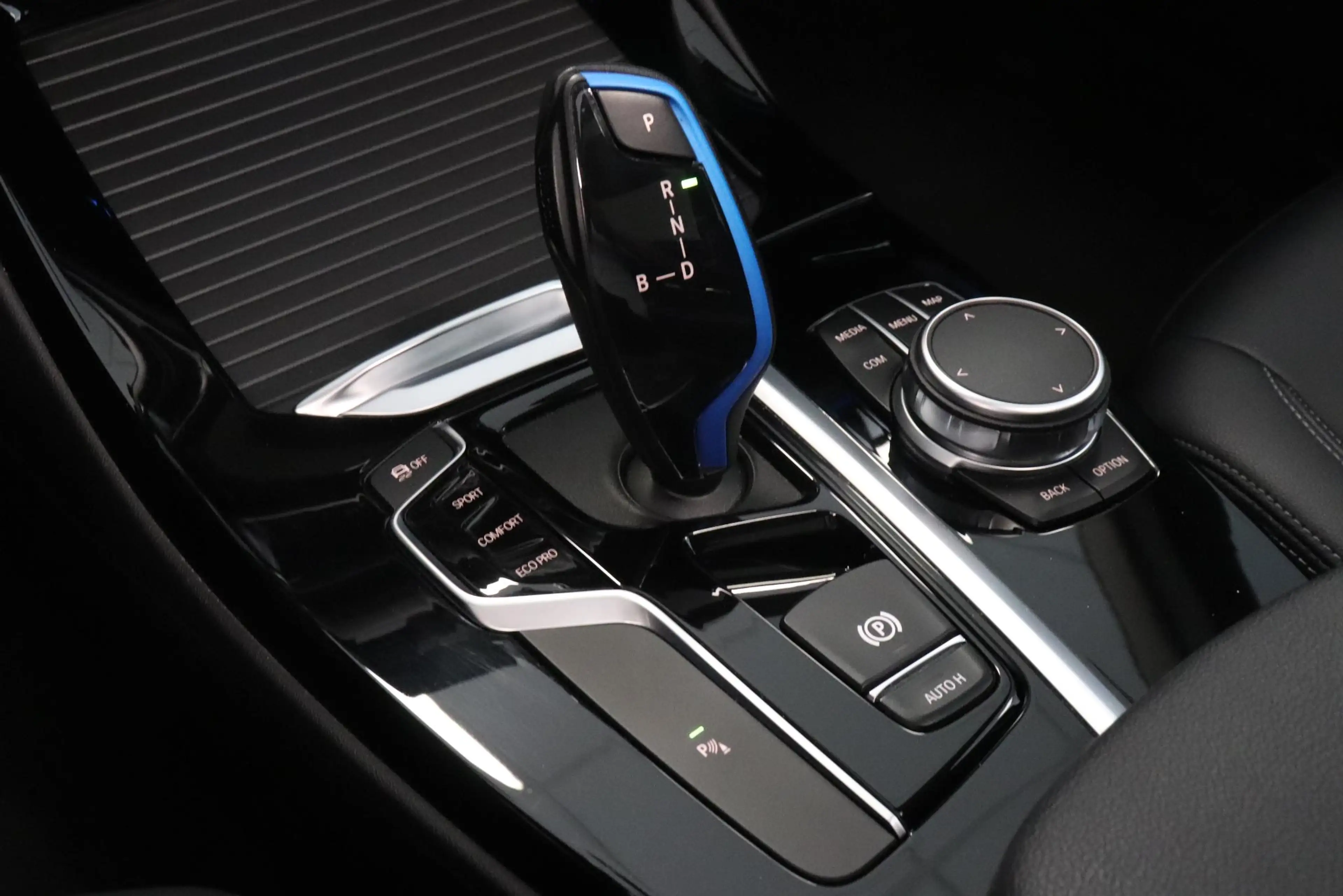 BMW iX3 Executive 80 kWh | M-Pakket | Panoramadak | SoH 98 — photo 27
