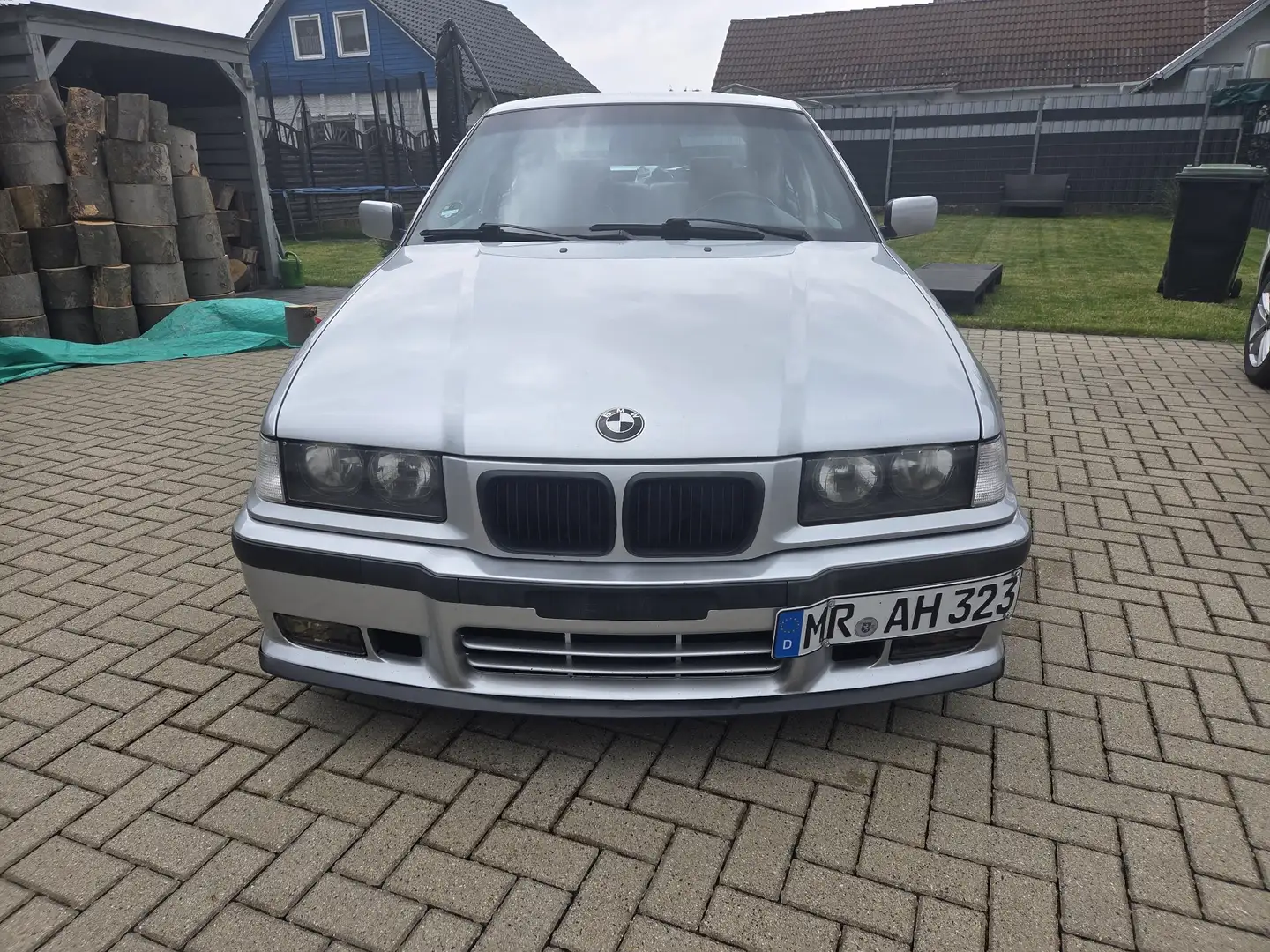 BMW 323 323i Sport Edition - 1