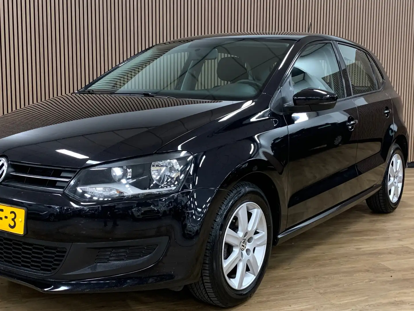 Volkswagen Polo 1.4-16V Comfortline|Airco|5 Deurs| Černá - 2