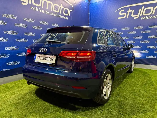 Audi A3 view 9