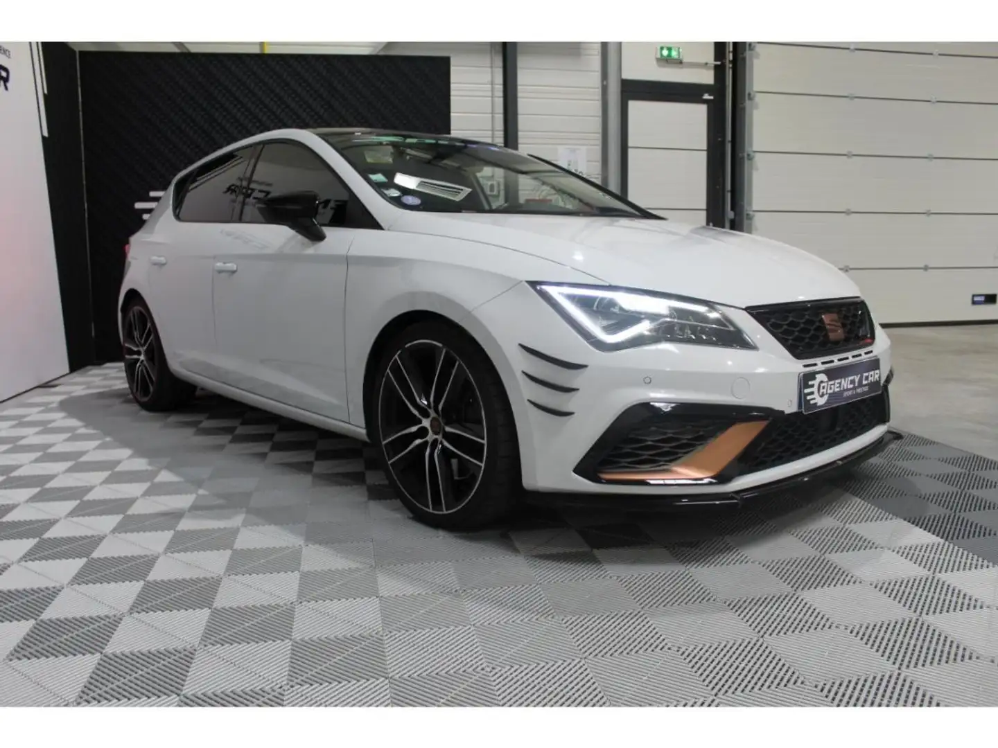 SEAT Leon 2.0 16V TSI - 290 - BV DSG 7 Cupra - TOIT OUVRANT - CAMERA - BEATS AUDIO Blanc - 2