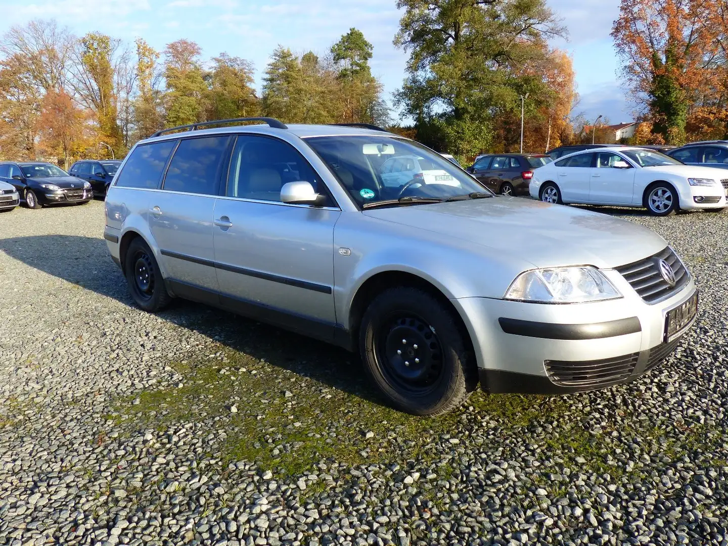 Volkswagen Passat Variant Basis*SHZG*HU/AU*11/2026*8Fach* Silber - 1