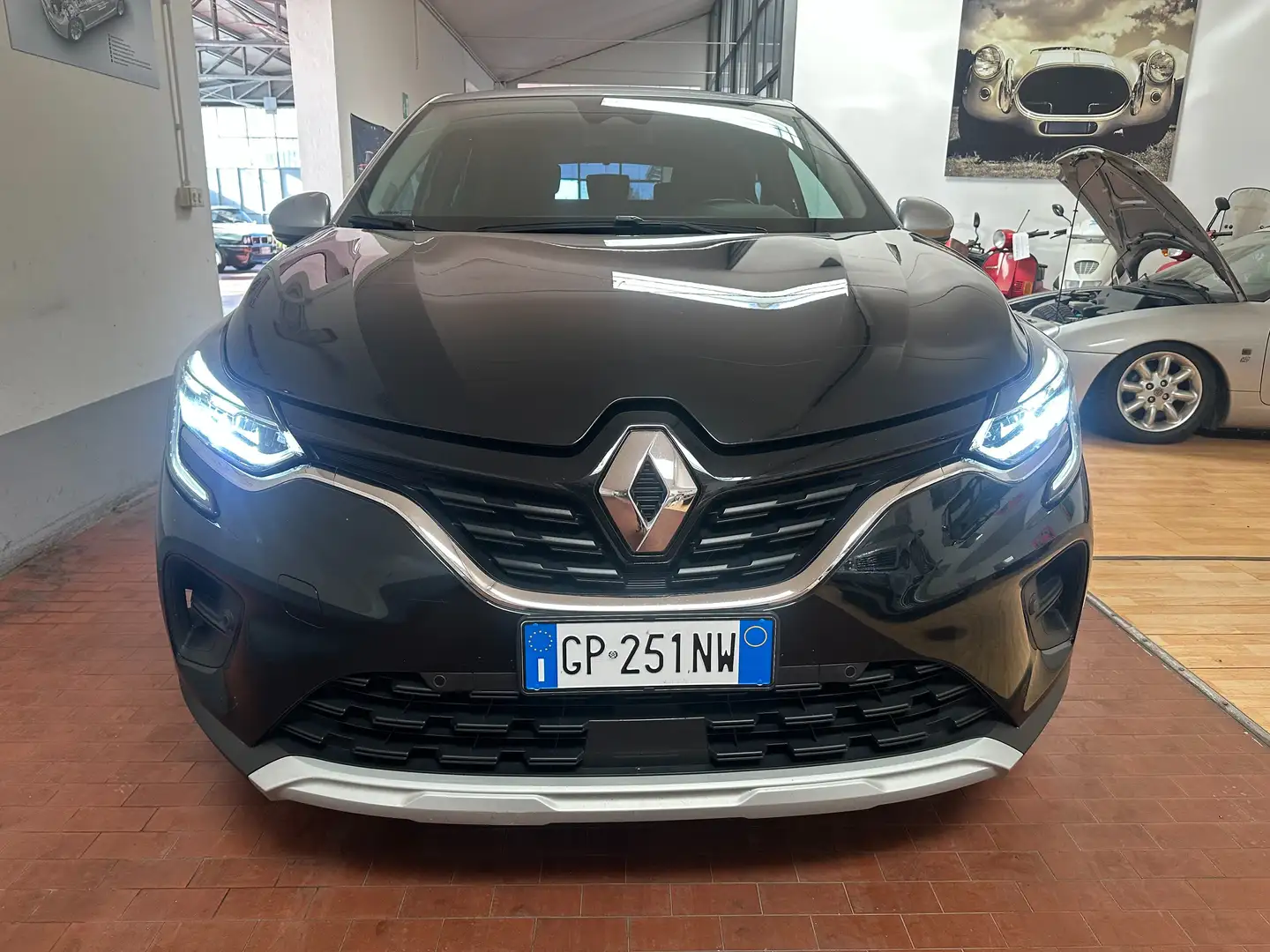 Renault Captur Captur 1.3 mild hybrid Techno 140cv navi teleca. Negro - 2