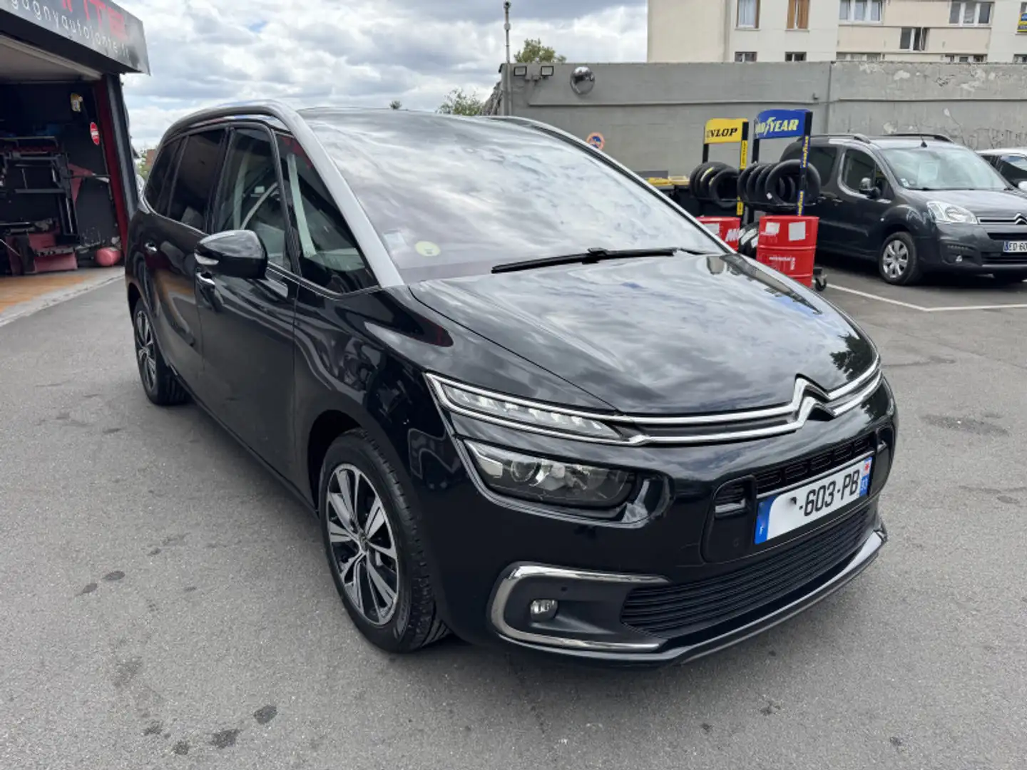 Citroen Grand C4 Picasso BLUEHDI 120CH SHINE S\u0026S EAT6 7 PLACES KIT DIS Negru - 2