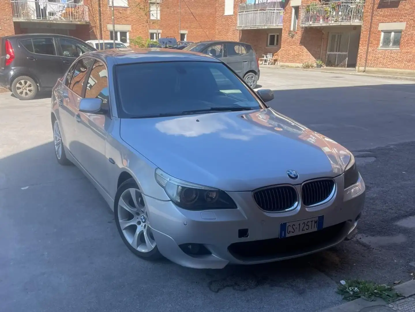BMW 530 Serie 5 E60 2003 Berlina530d Attiva Argento - 2