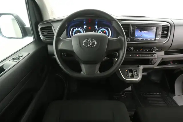 Peugeot E-Expert view 2