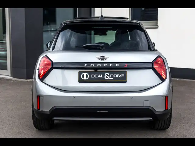 Mini Cooper Cooper view 4