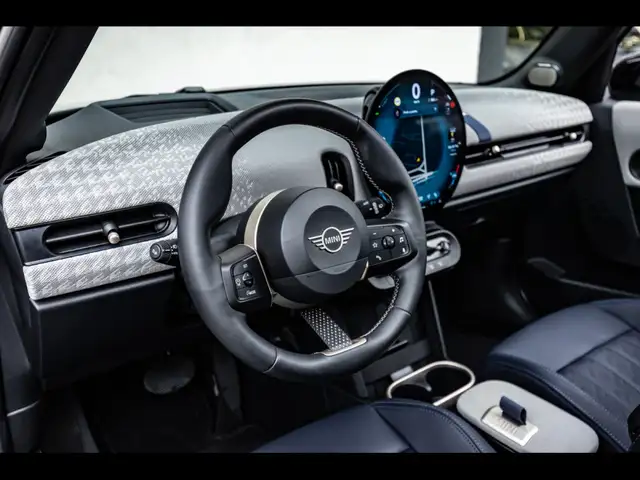 Mini Cooper Cooper view 10