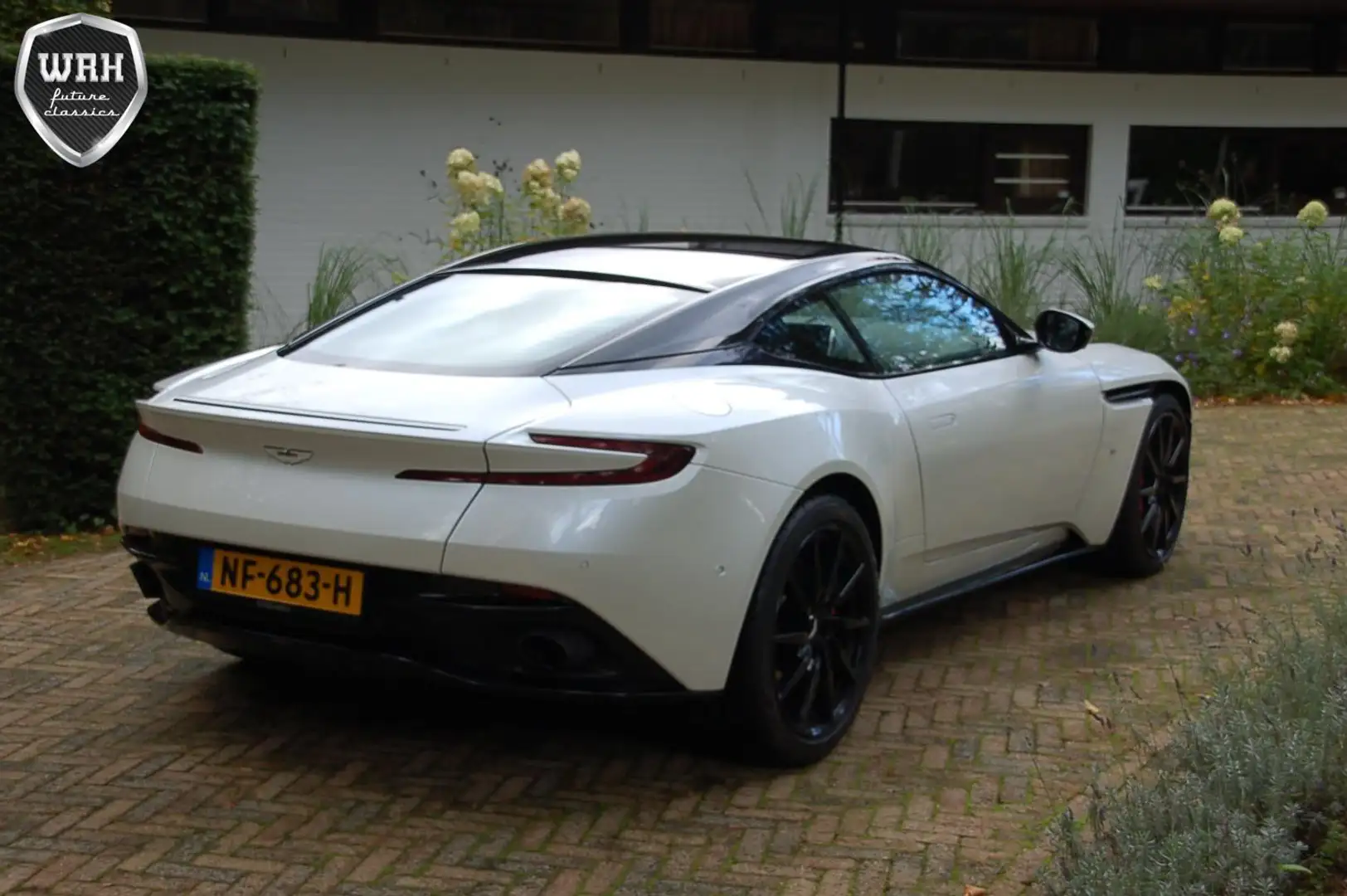 Aston Martin DB11 5.2 V12 Launch edition AML Blanc - 2